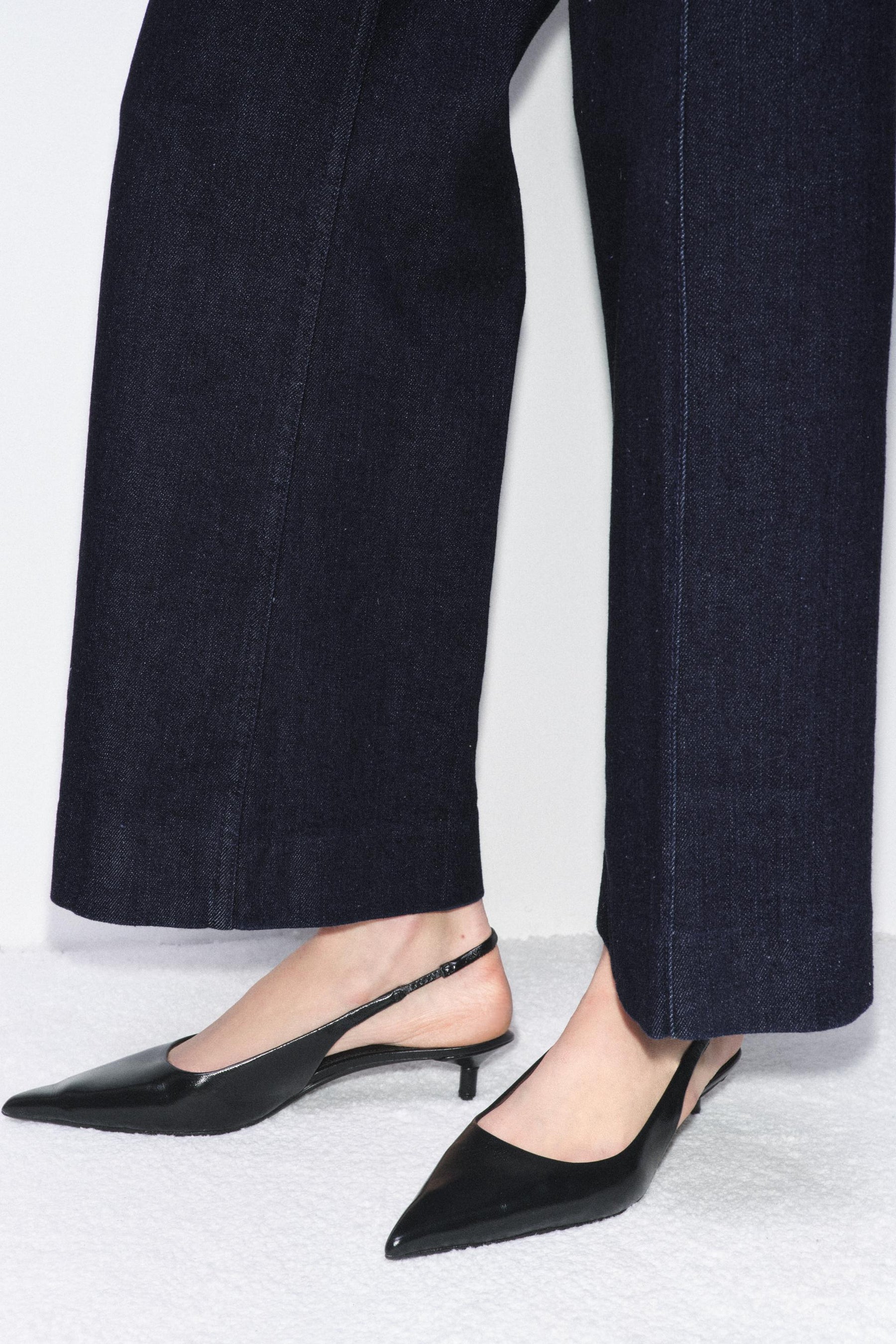 Wide-Leg High-Waist Jeans