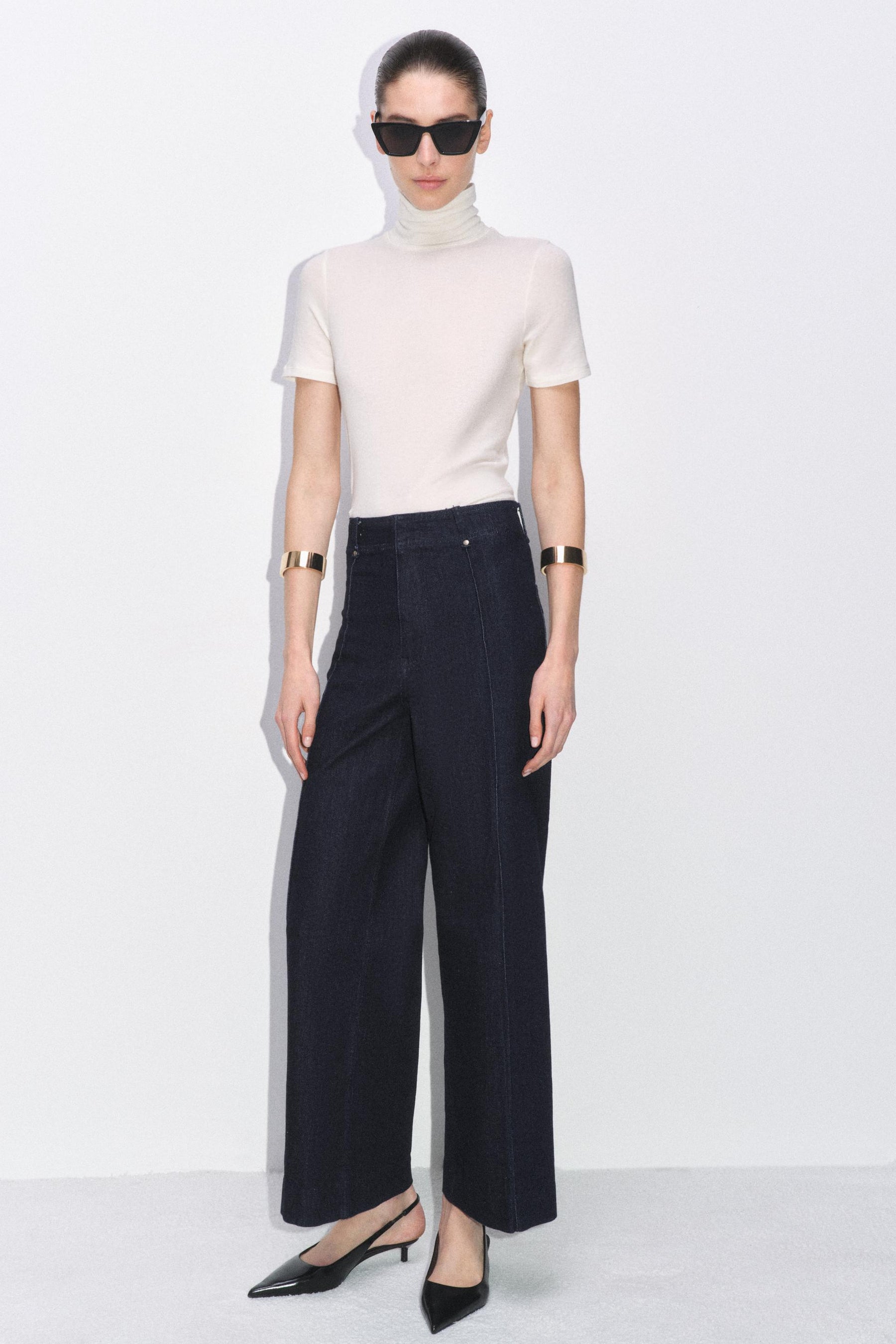 Wide-Leg High-Waist Jeans