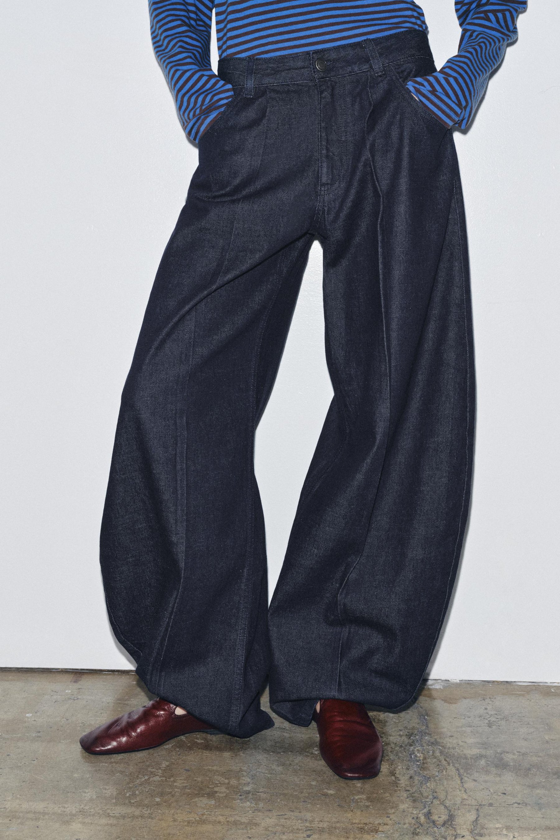 Mid-Rise Balloon Jeans