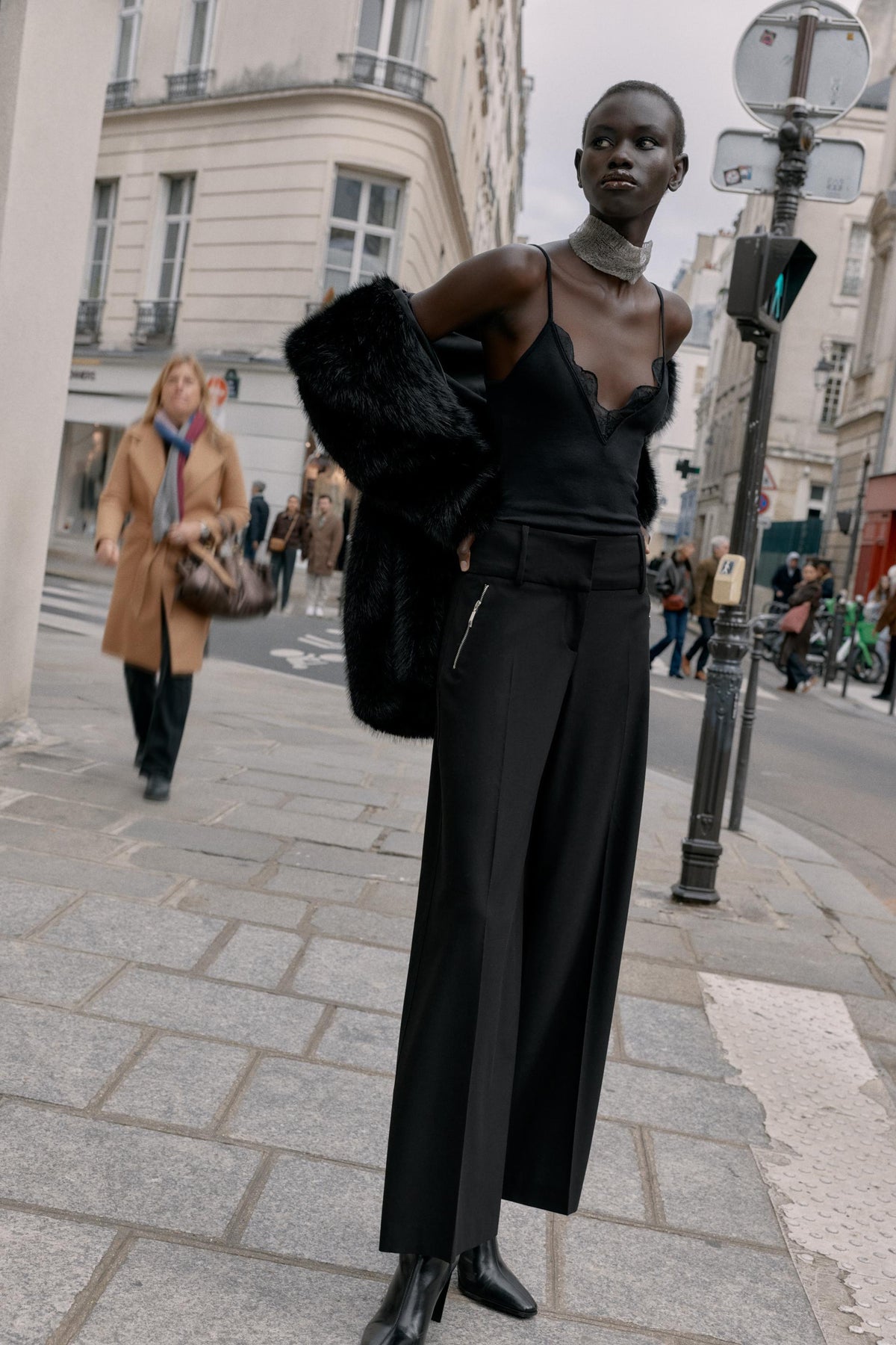 Trousers with zip pockets