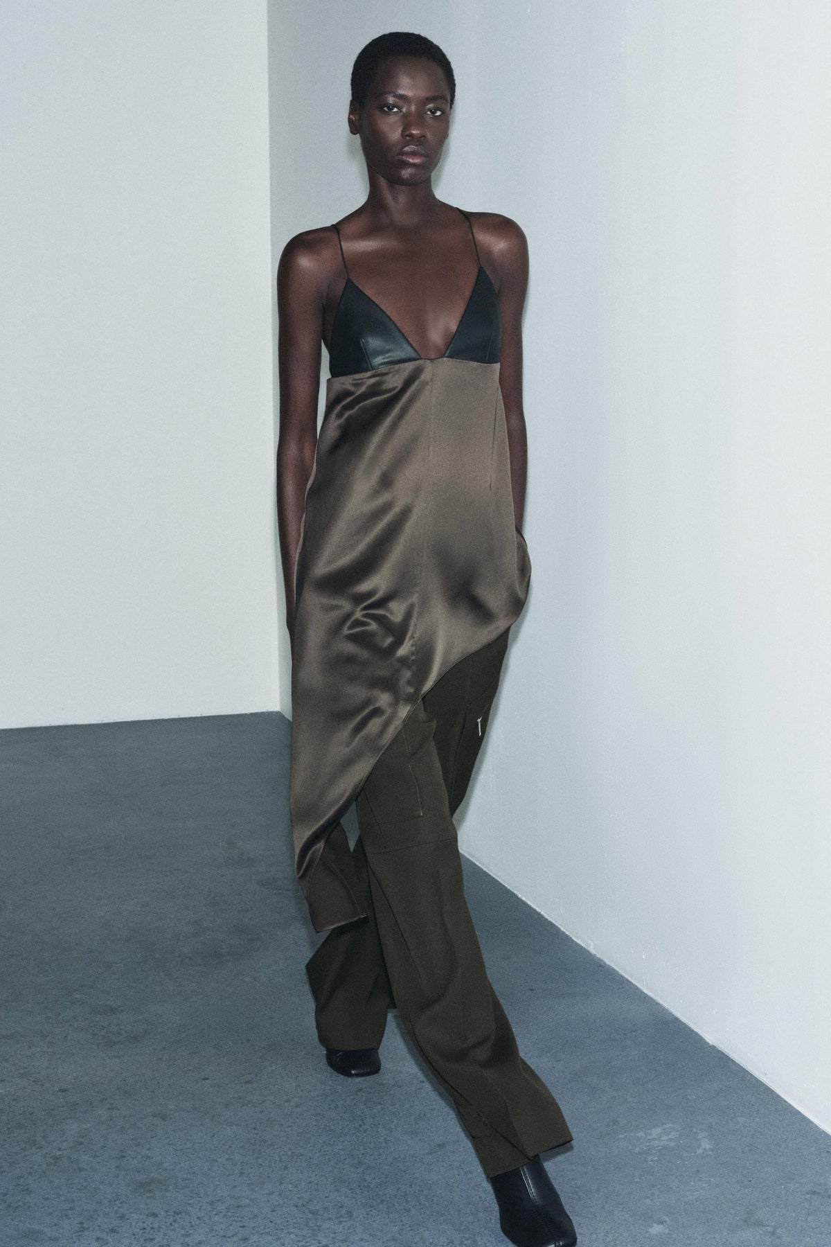 Asymmetric Contrast Fashion Top