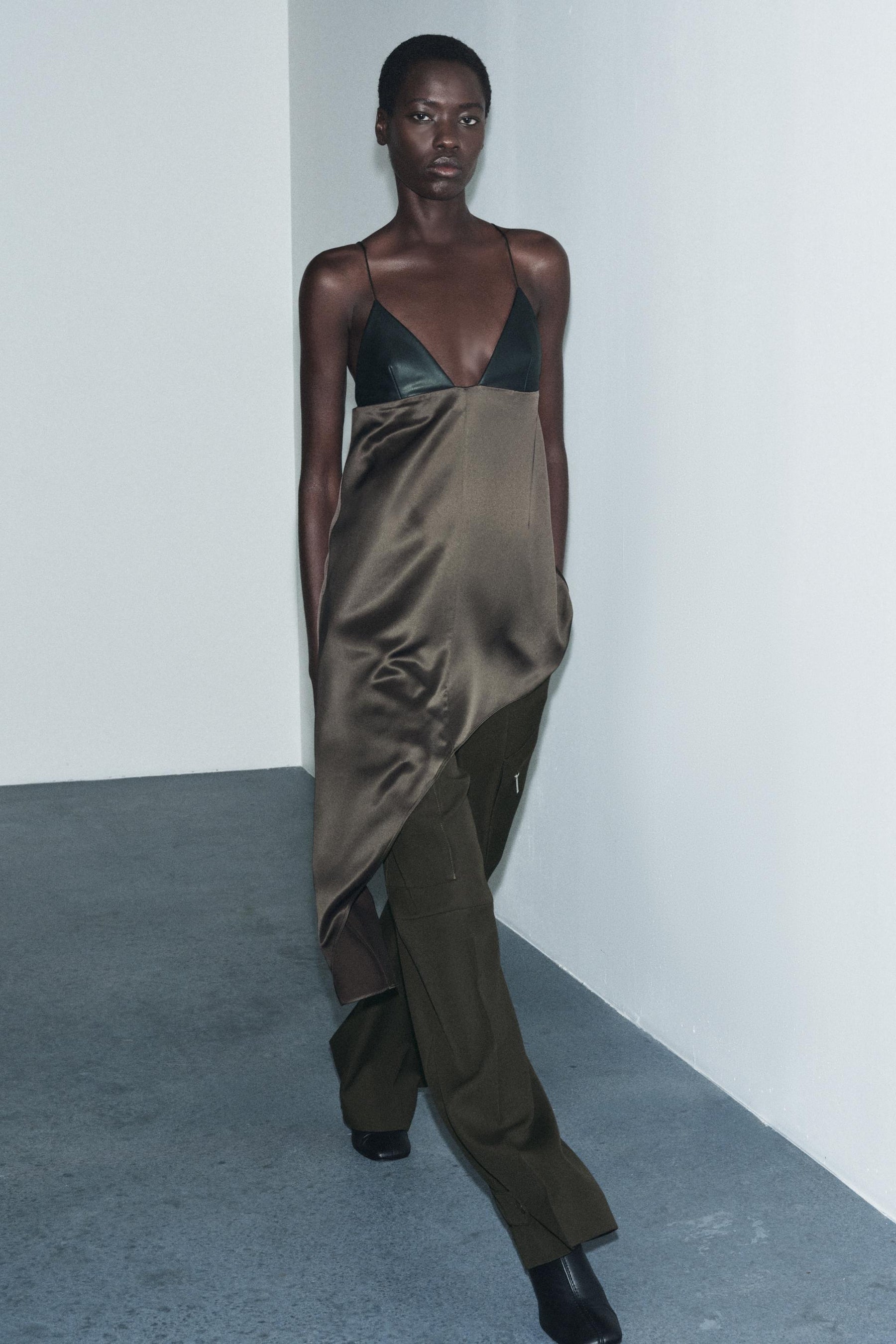 Asymmetric Contrast Fashion Top