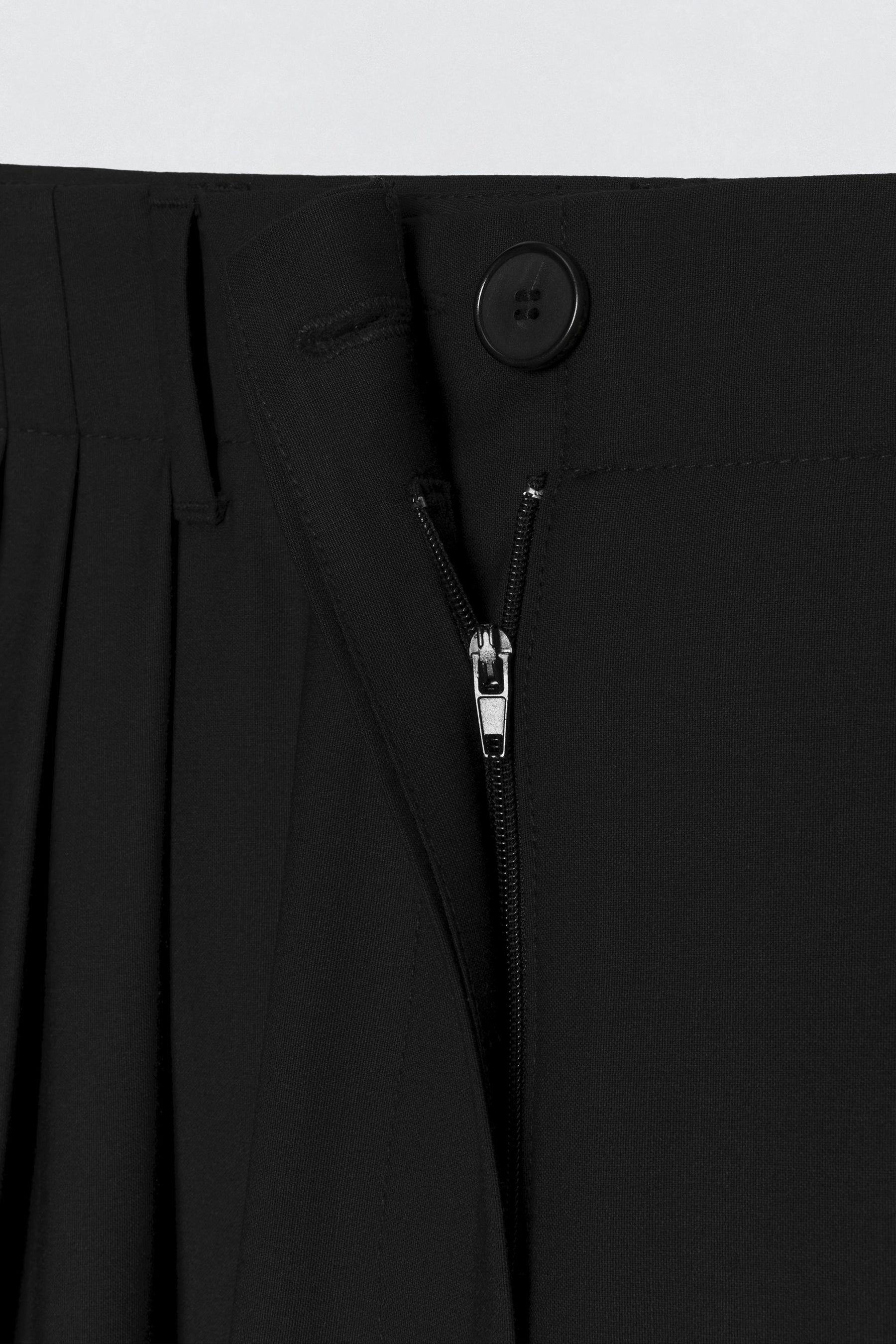 Wollhose mit Abnähern