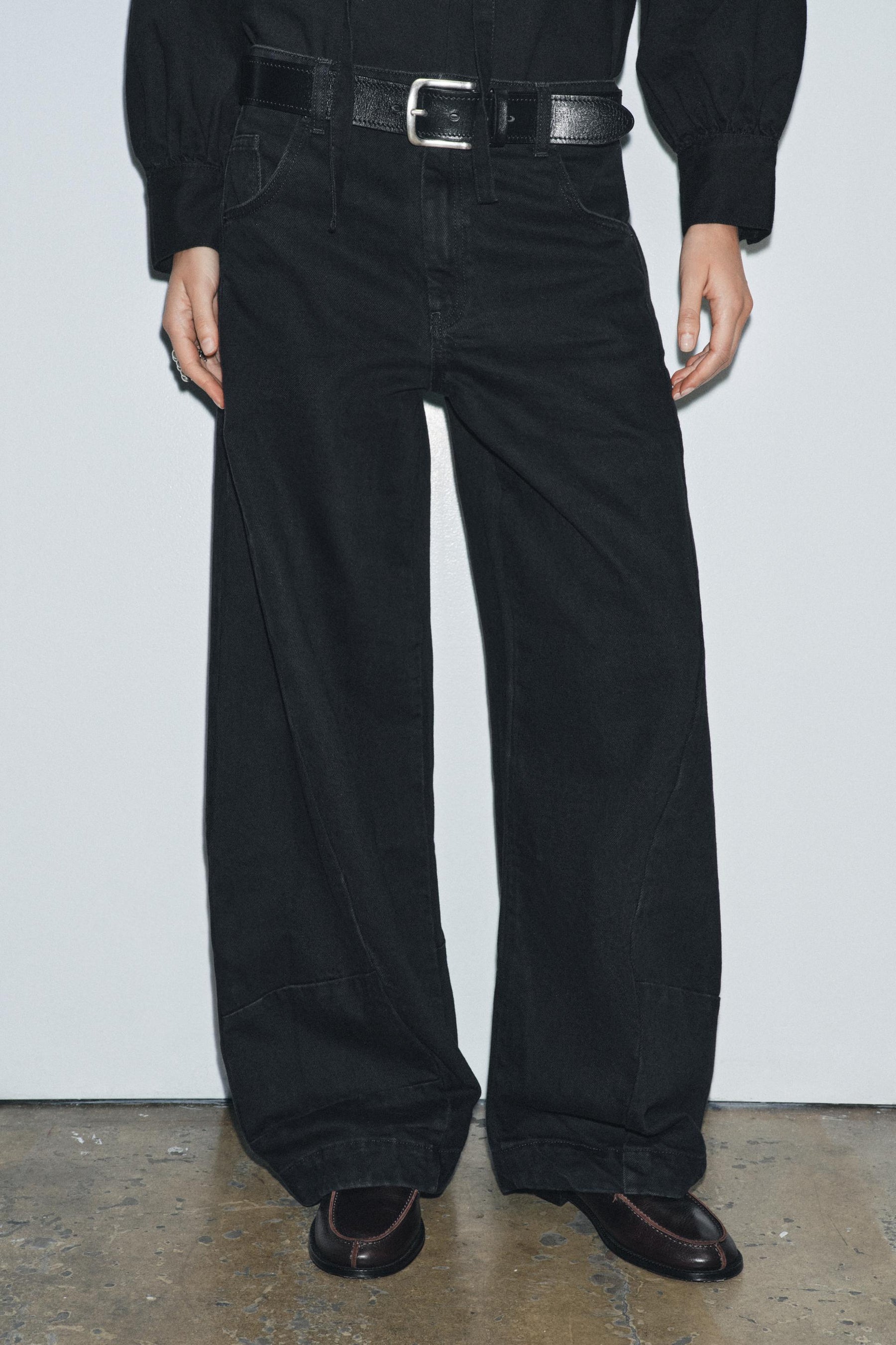 Low-Rise Balloon Jeans