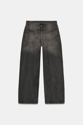 Wide-leg mid-waist jeans