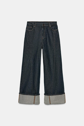 Wide-leg mid-waist jeans