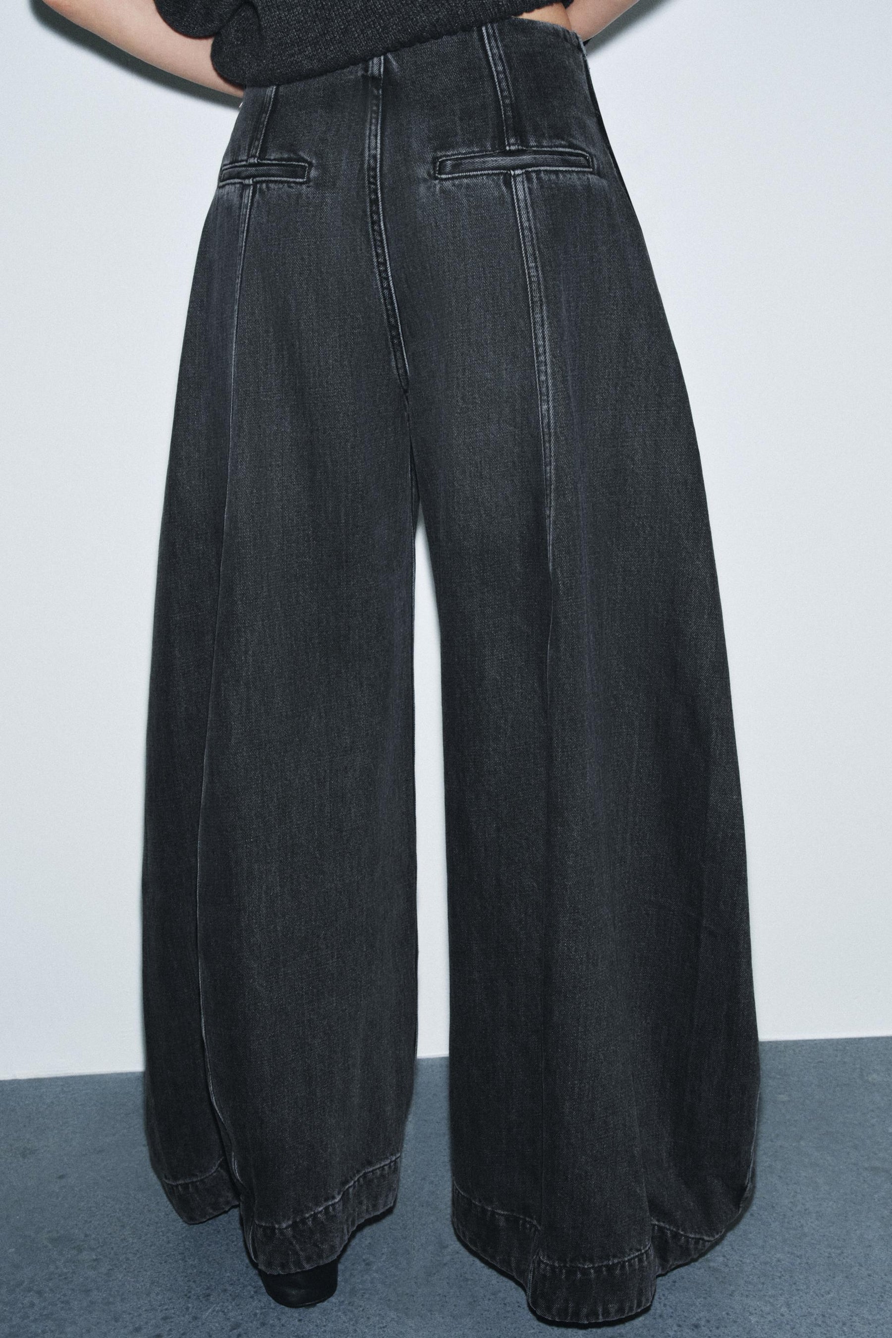 High-waist Balloon Jeans