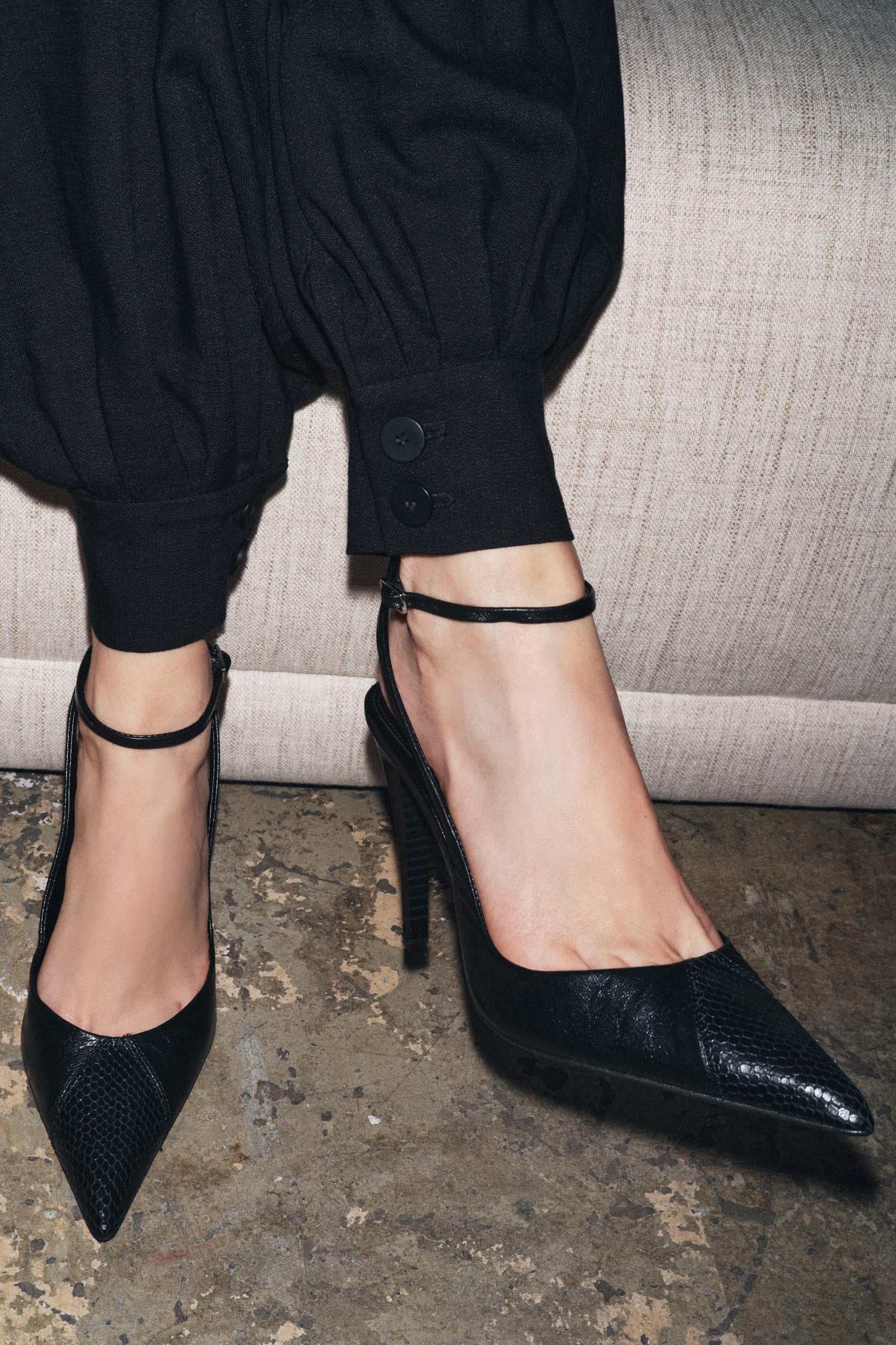 LEATHER HIGH-HEEL SHOES