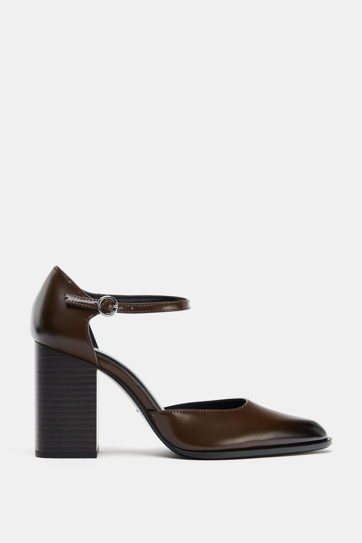 Mary Janes mit Blockabsatz