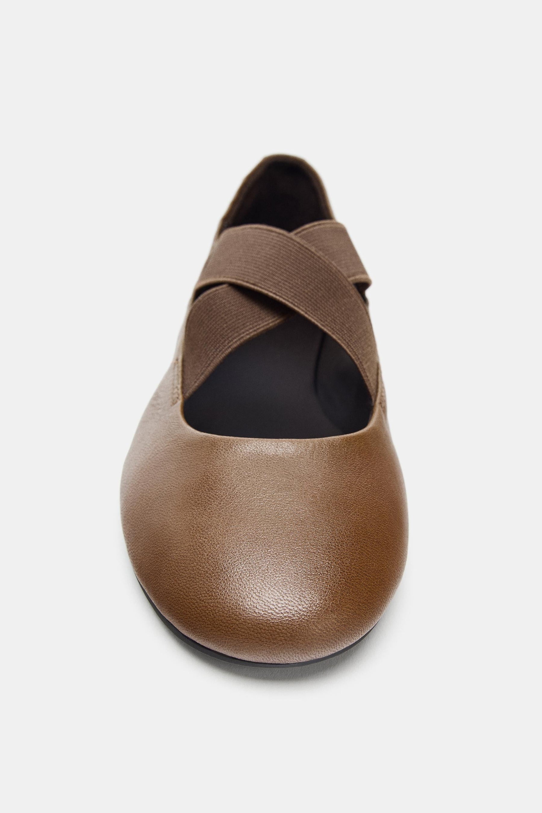 Leather Ballerinas with Crossover