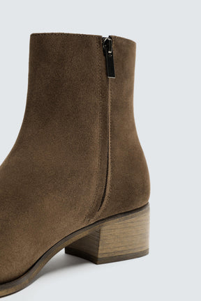 Lederstiefel mit Absatz