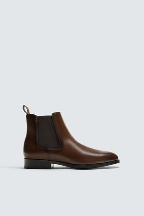 Pointed Chelsea Boots