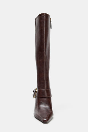 Stiefel mit Metallschnalle und hohem Absatz