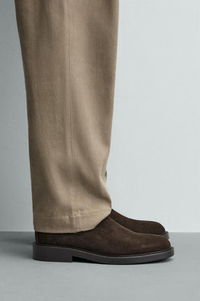 LEATHER CHELSEA BOOTS - Image 1