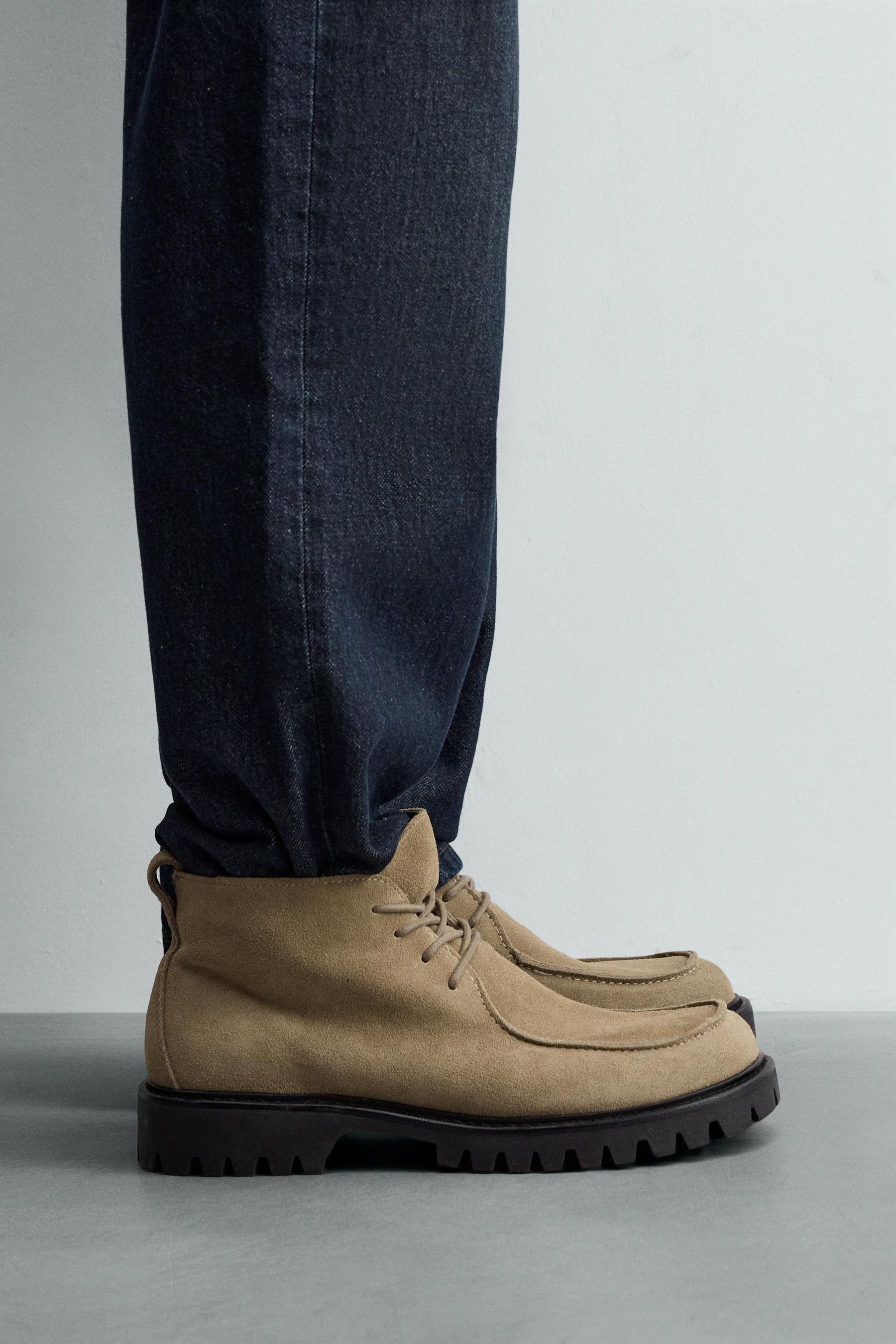 LEATHER BOOTS - Image 1