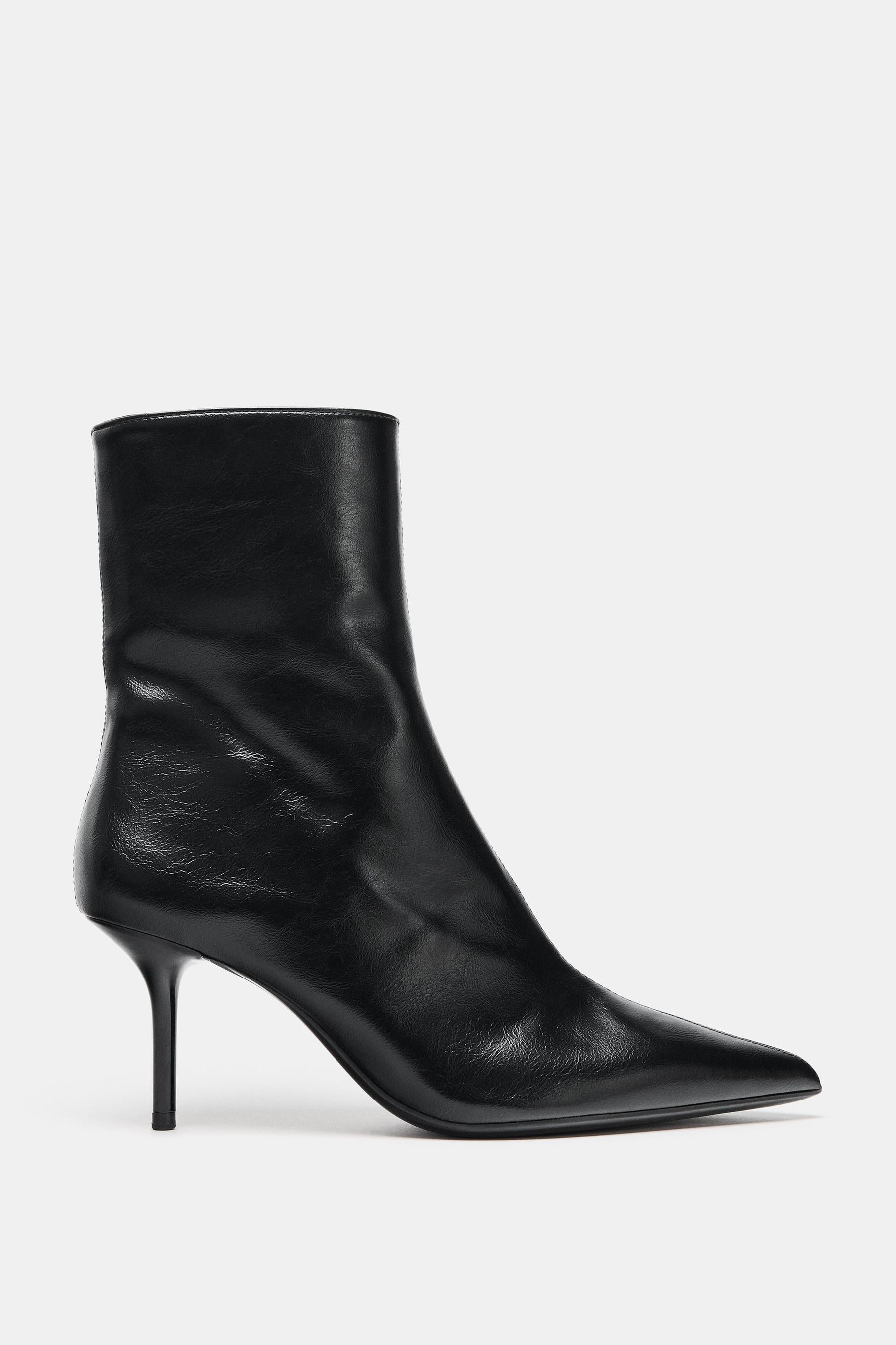 Crackled-effect ankle boots