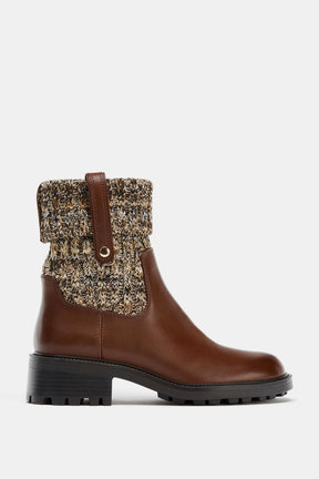 Ankle boots, flat sock.