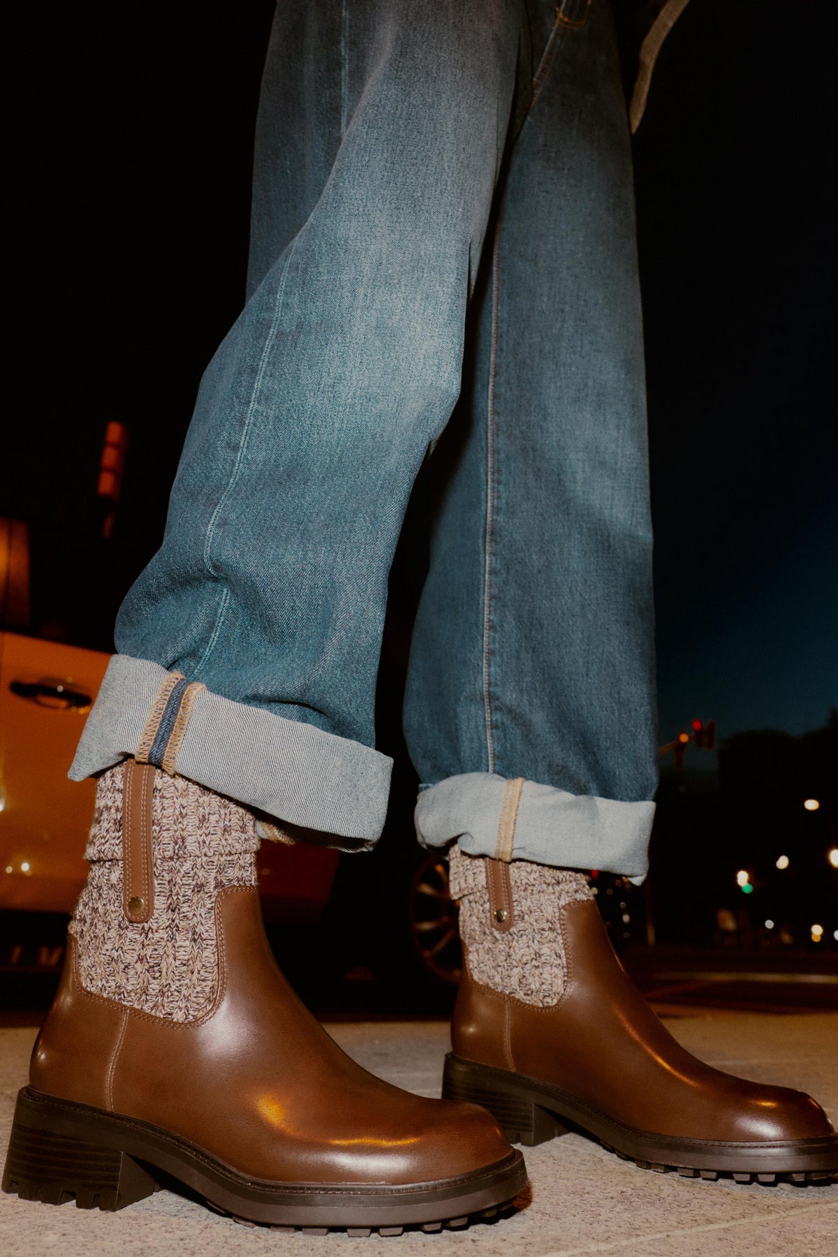 Ankle boots, flat sock.
