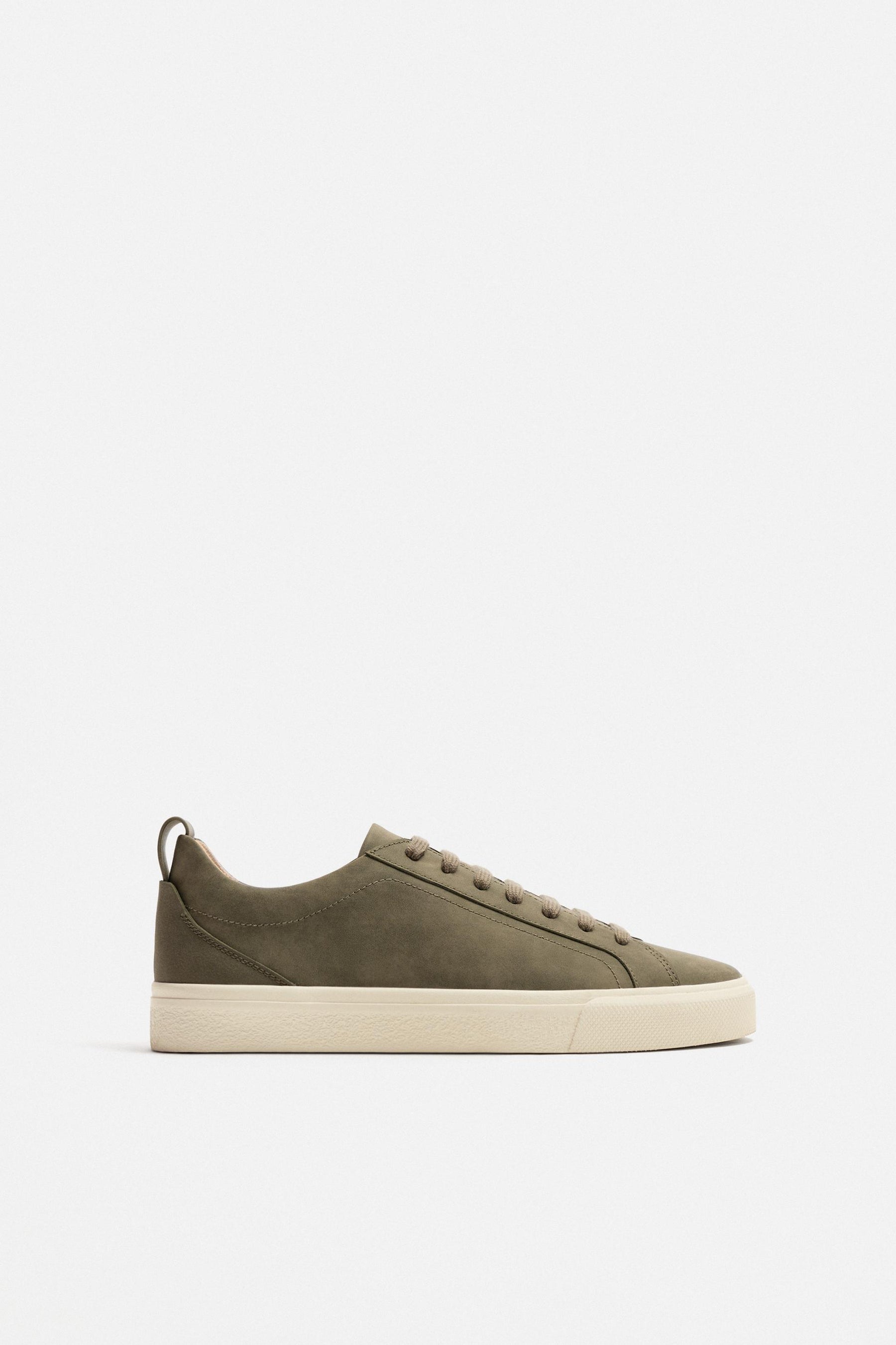 BASIC TRAINERS - Image 3