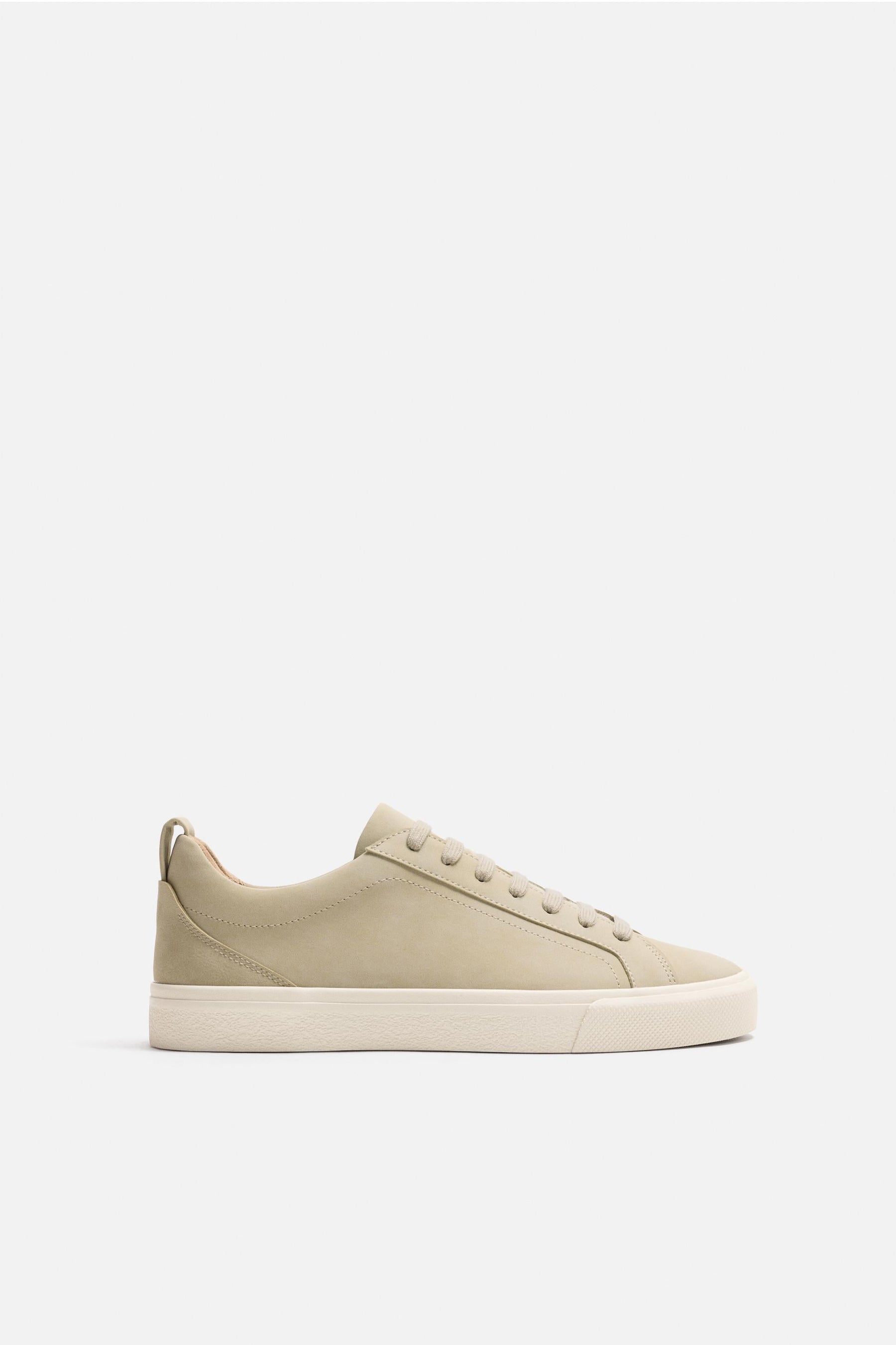 BASIC TRAINERS - Image 4