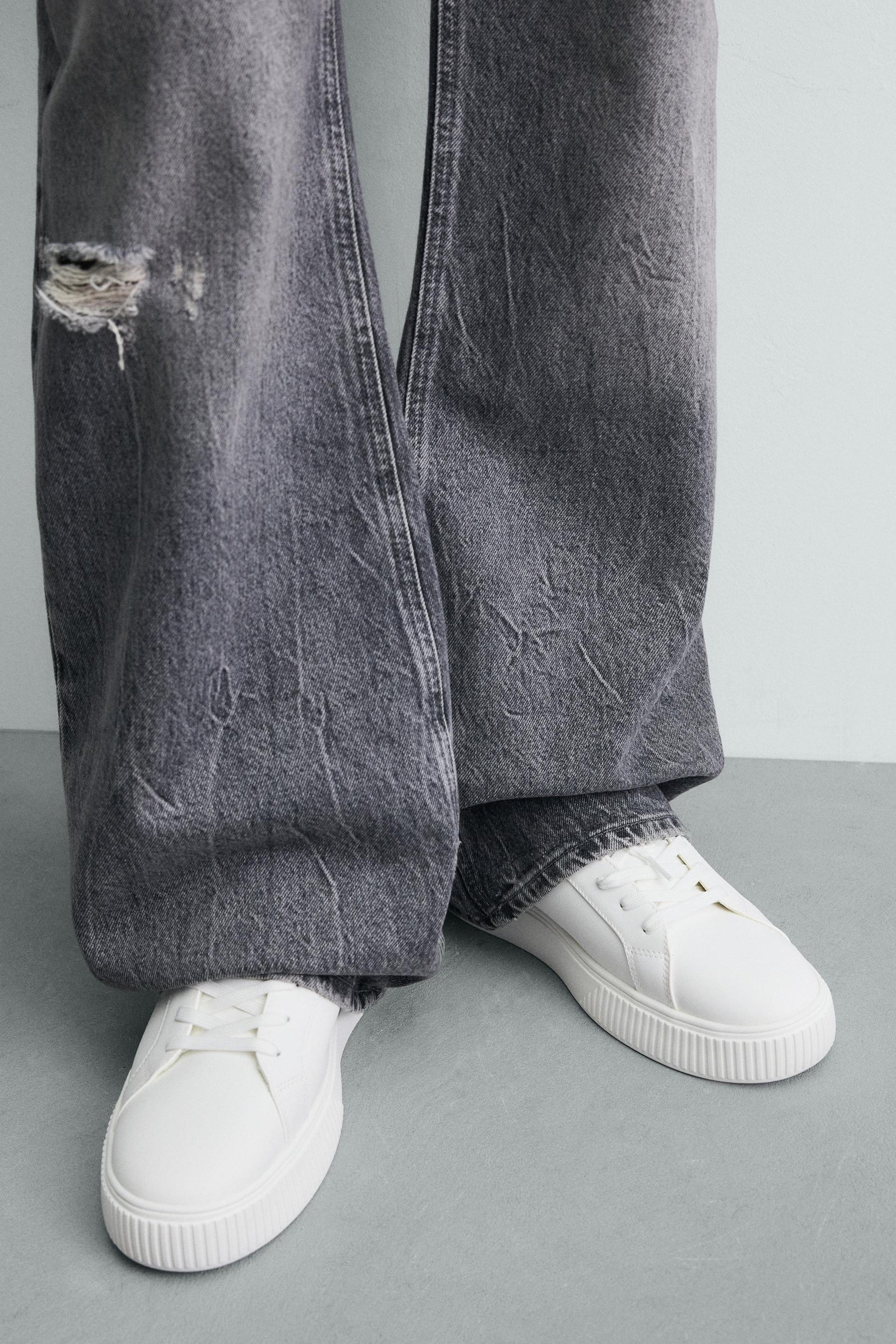 Heel Detail Sneakers