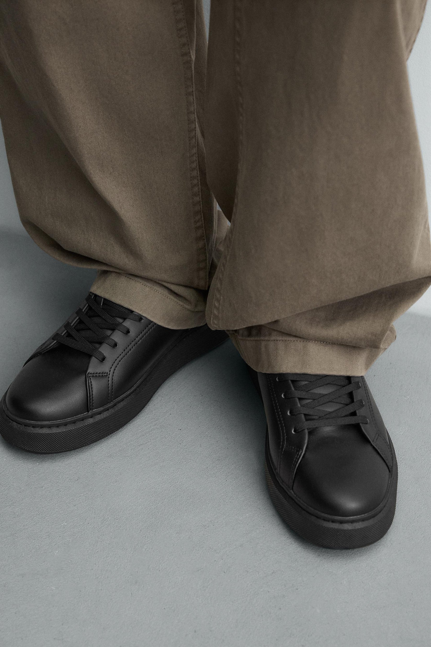 MONOCHROME CHUNKY TRAINERS - Image 3