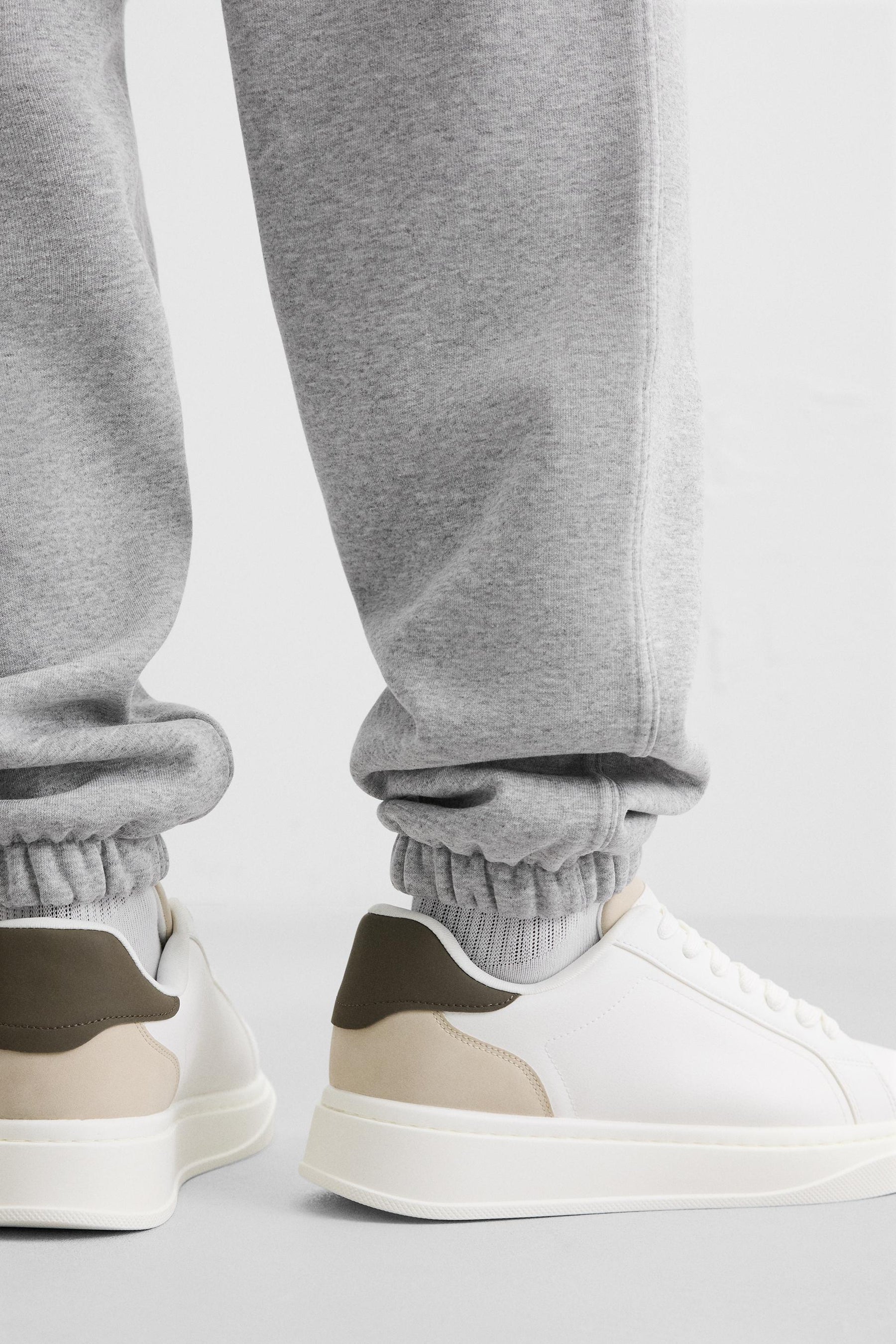 HEEL DETAIL TRAINERS - Image 3