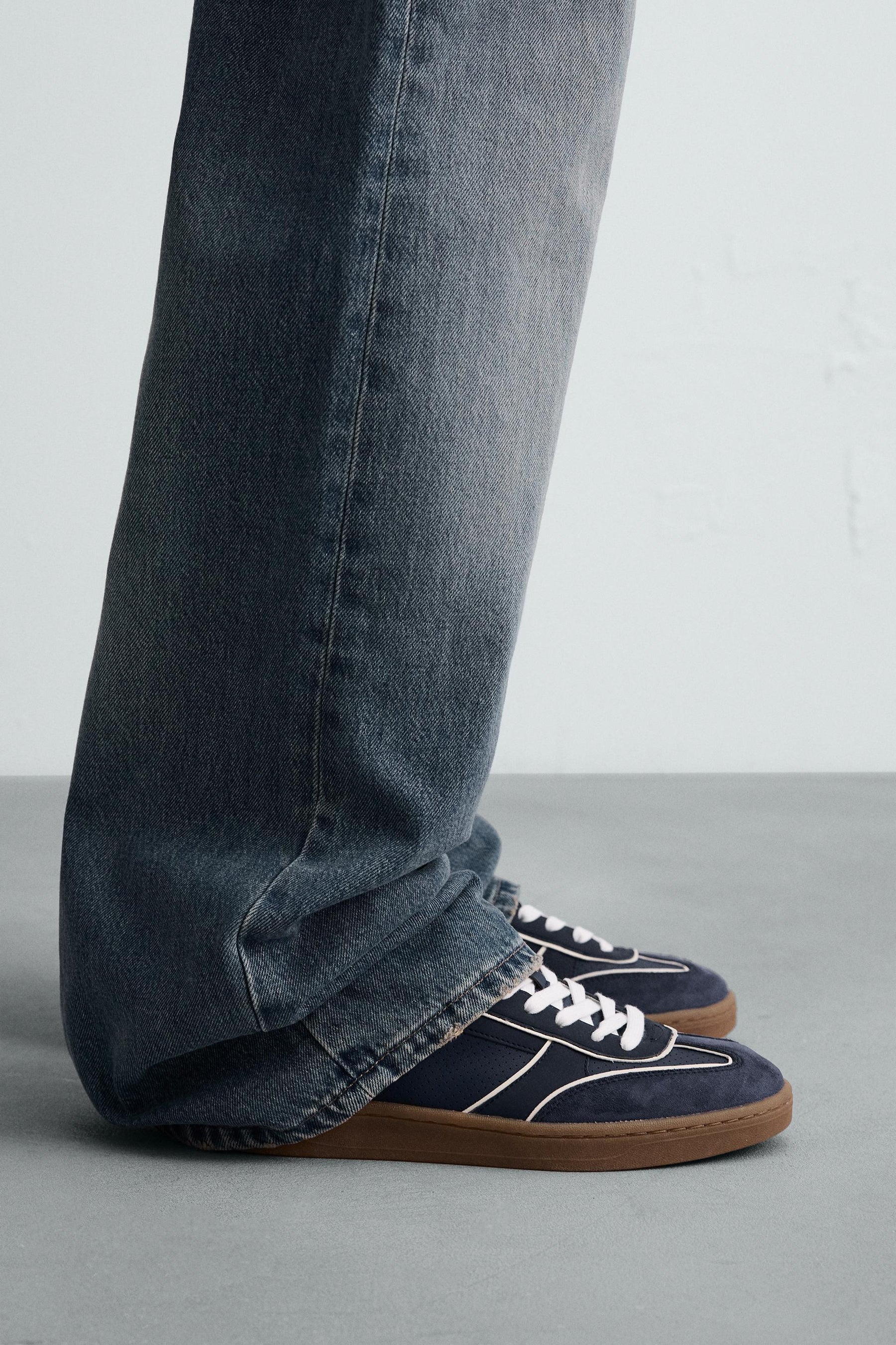Contrast Sole Sneakers