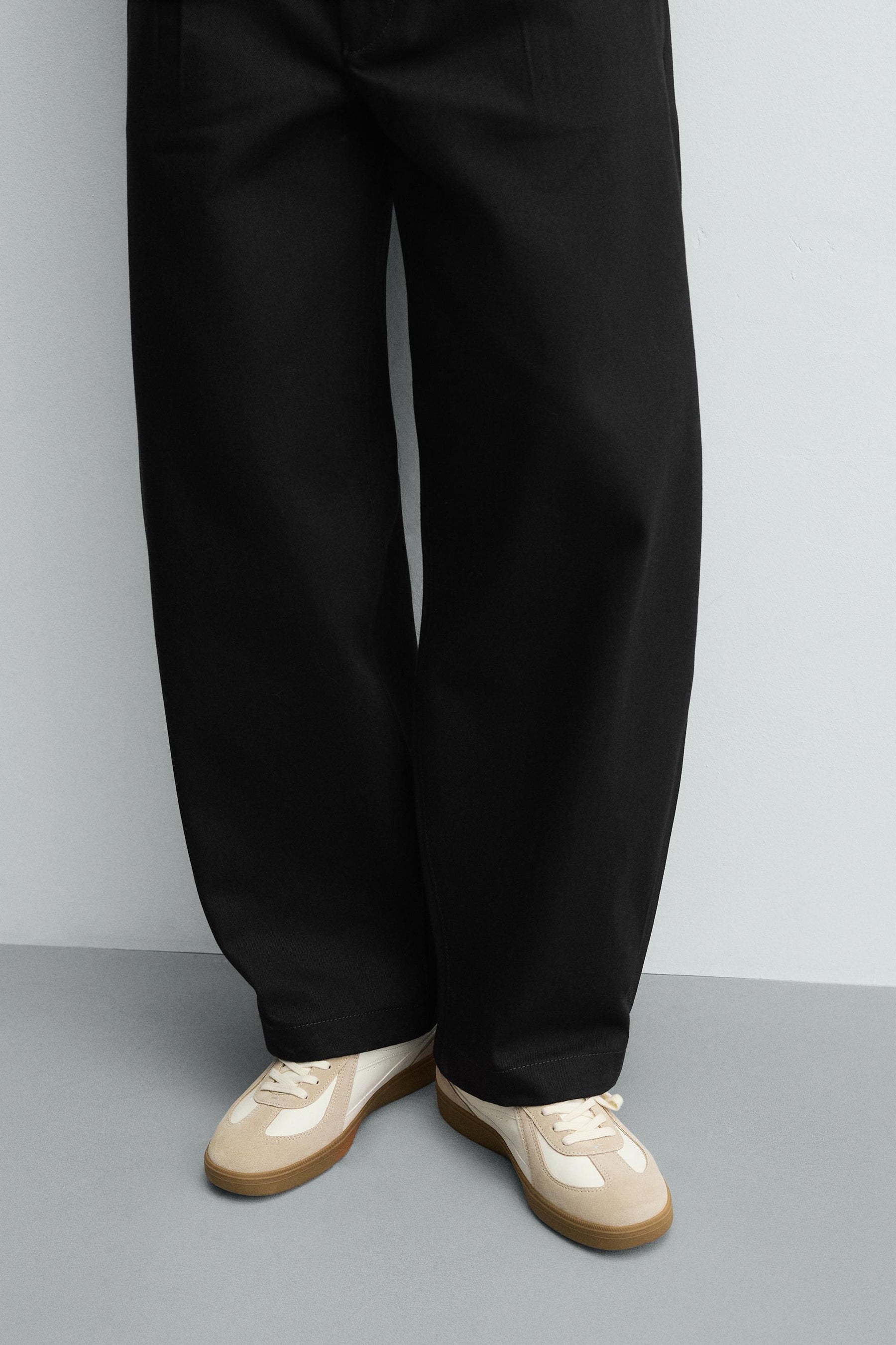 TRAINERS WITH CONTRAST SOLE - Image 3