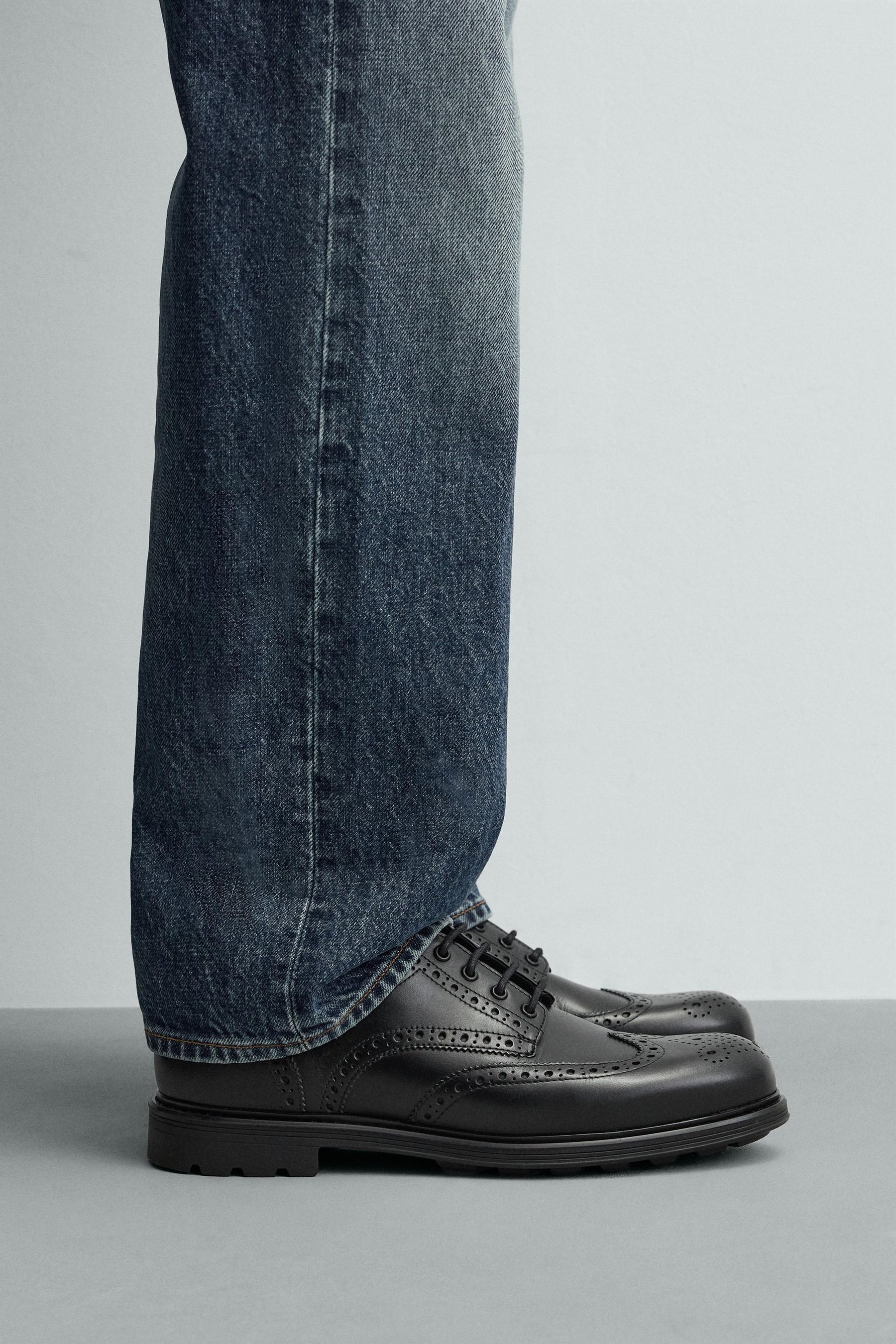 LEATHER BROGUES - Image 1