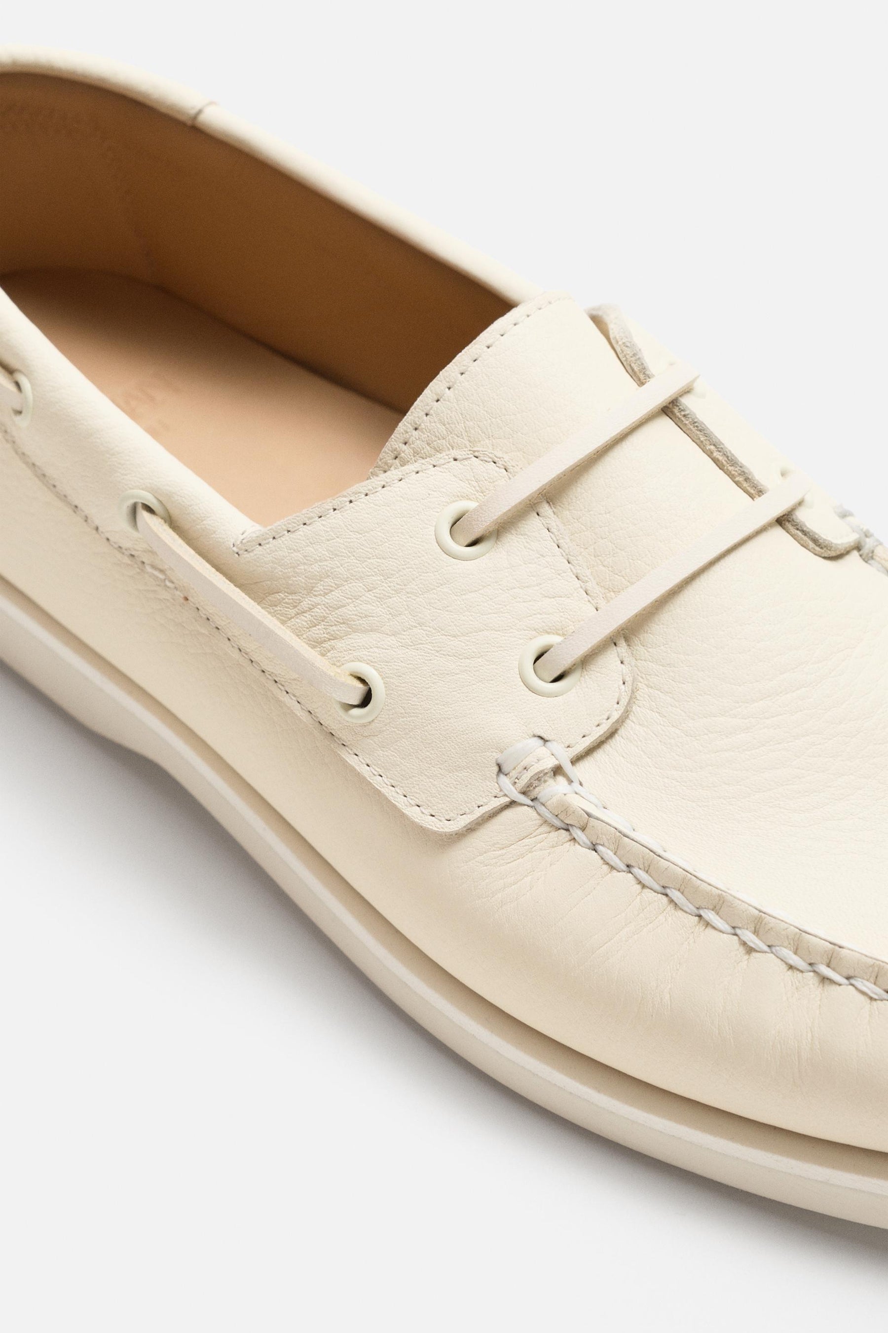 LEATHER DECK SHOES