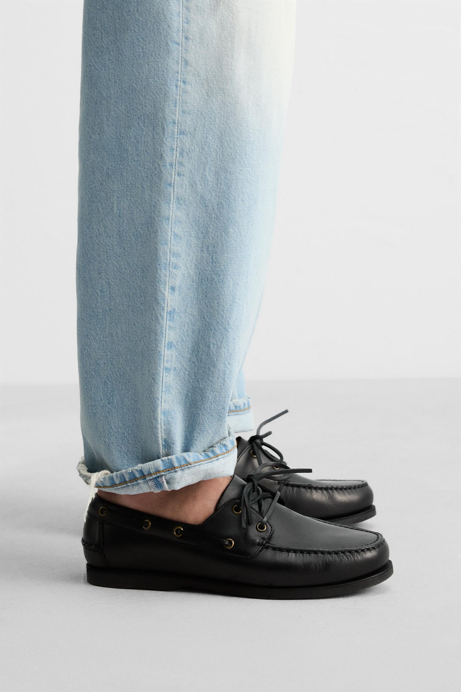 LEATHER DECK SHOES