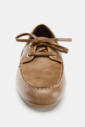 Schnürschuhe