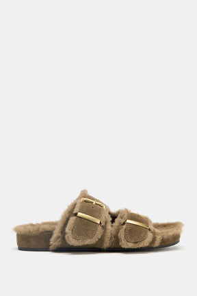 FLACHE SANDALEN AUS SCHAFFELFEL