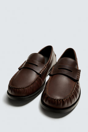 LEATHER MOCCASIN WITH MASK DETAIL - Image 5