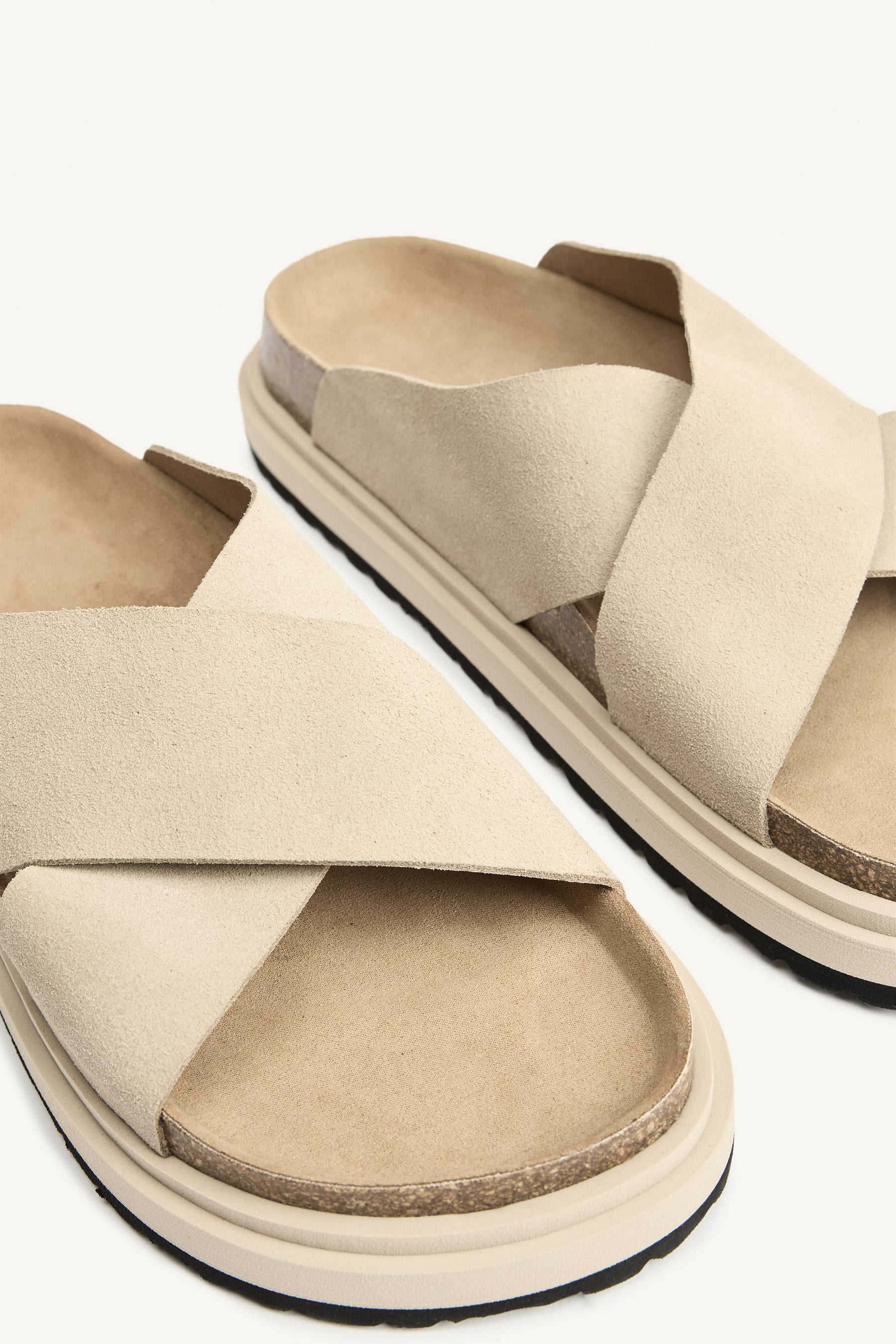 LTHR SNDLS - Image 5