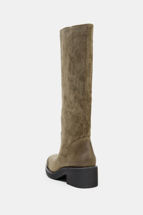 CONTRAST LEATHER BOOTS