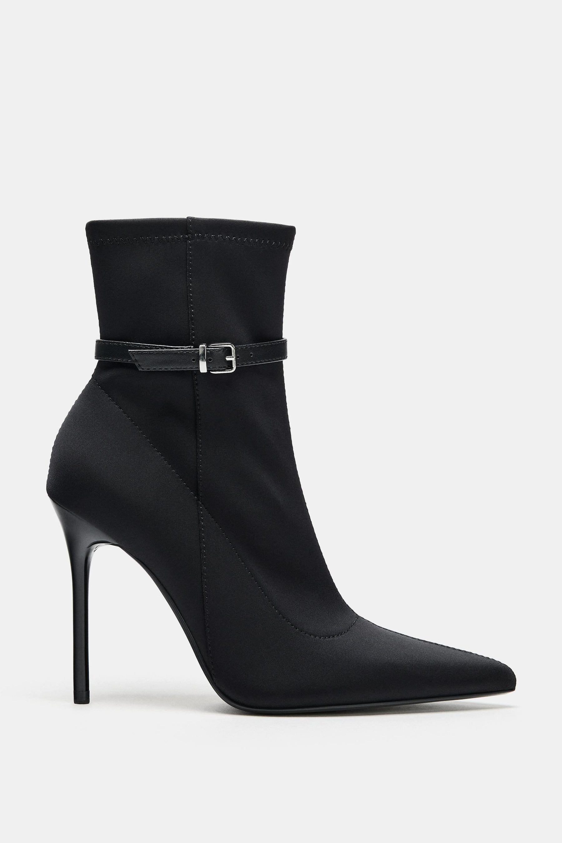 Stiefeletten mit Schnalle