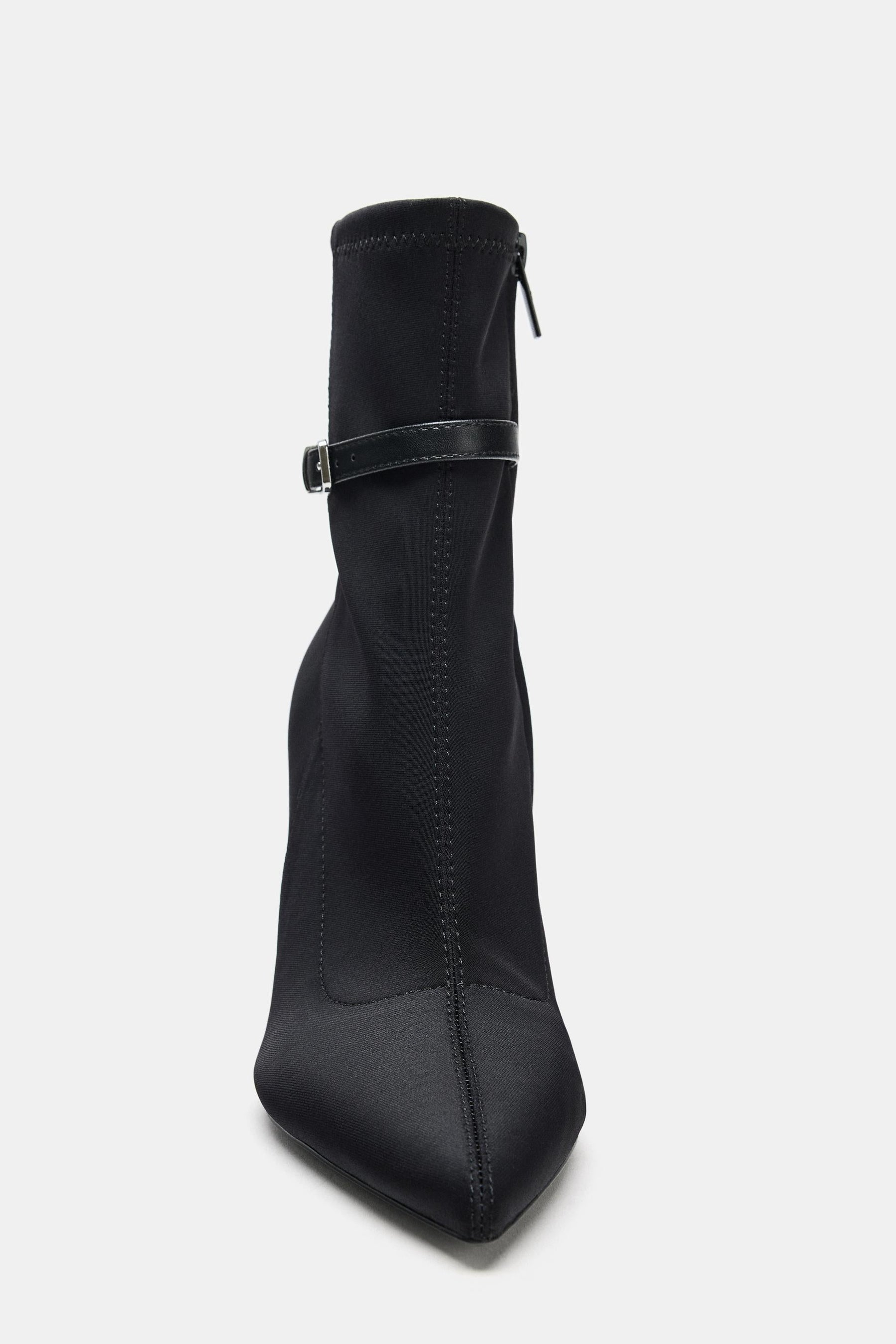 Stiefeletten mit Schnalle