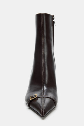 Stiefeletten mit Schnallen