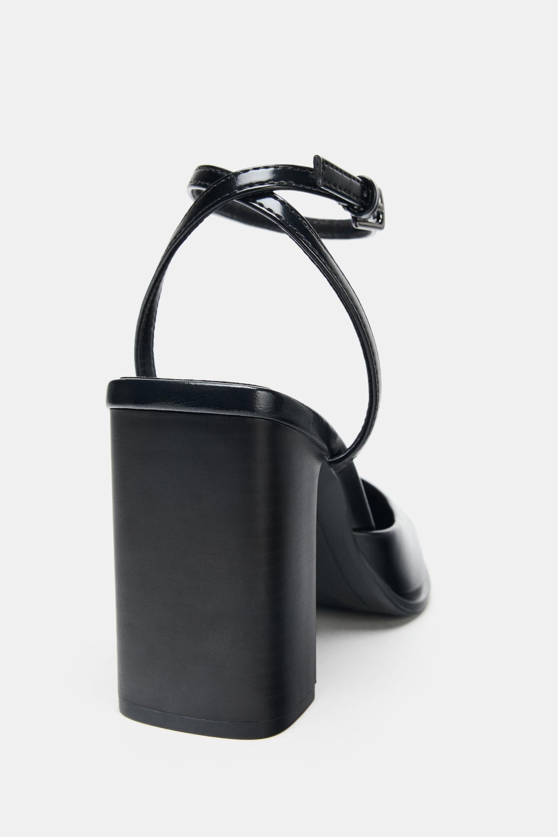 Slingback-Schuhe mit eckiger Spitze