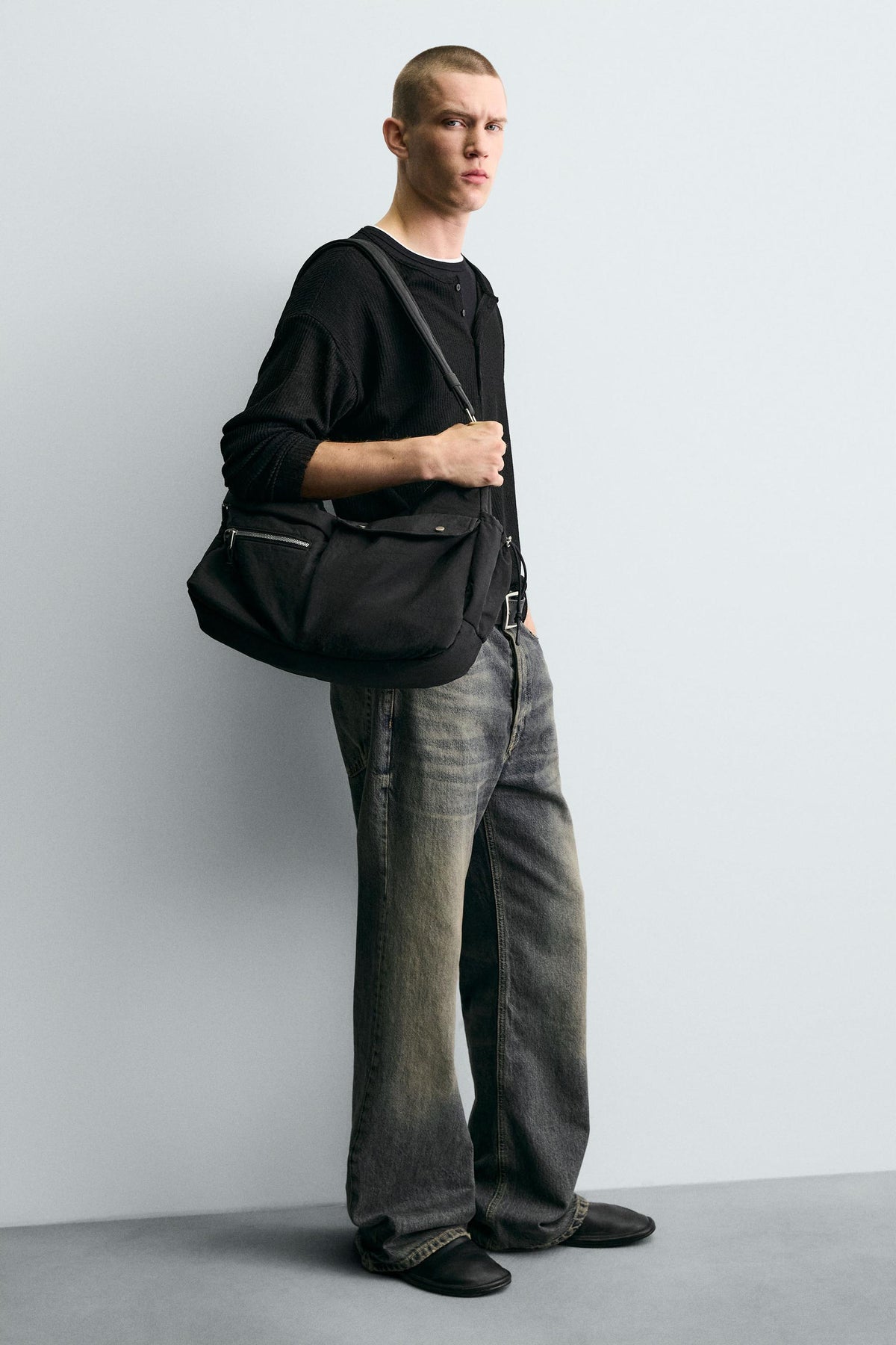 TECHNICAL MULTI-POCKET BAG