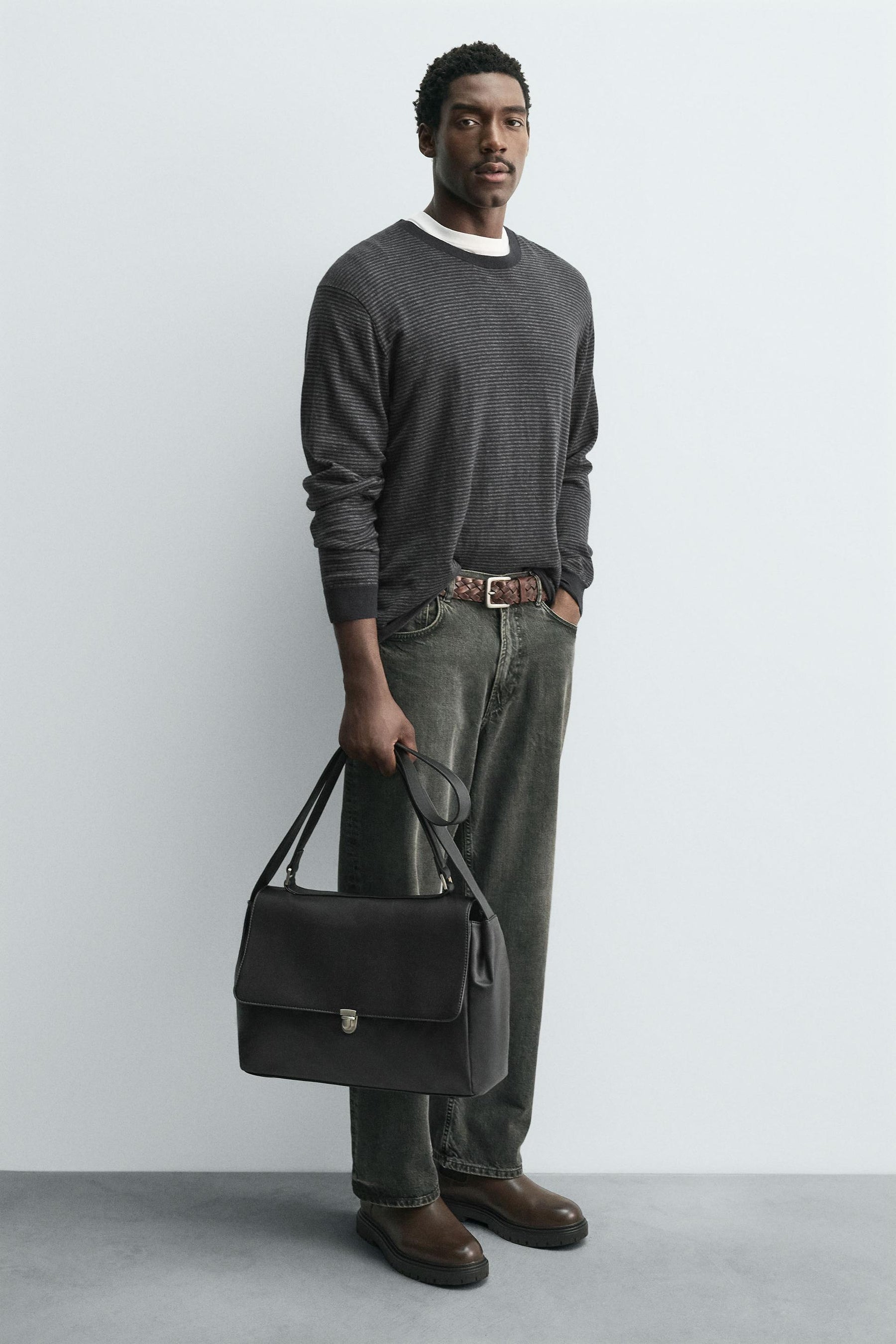 PLAIN SHOULDER BAG - Image 2