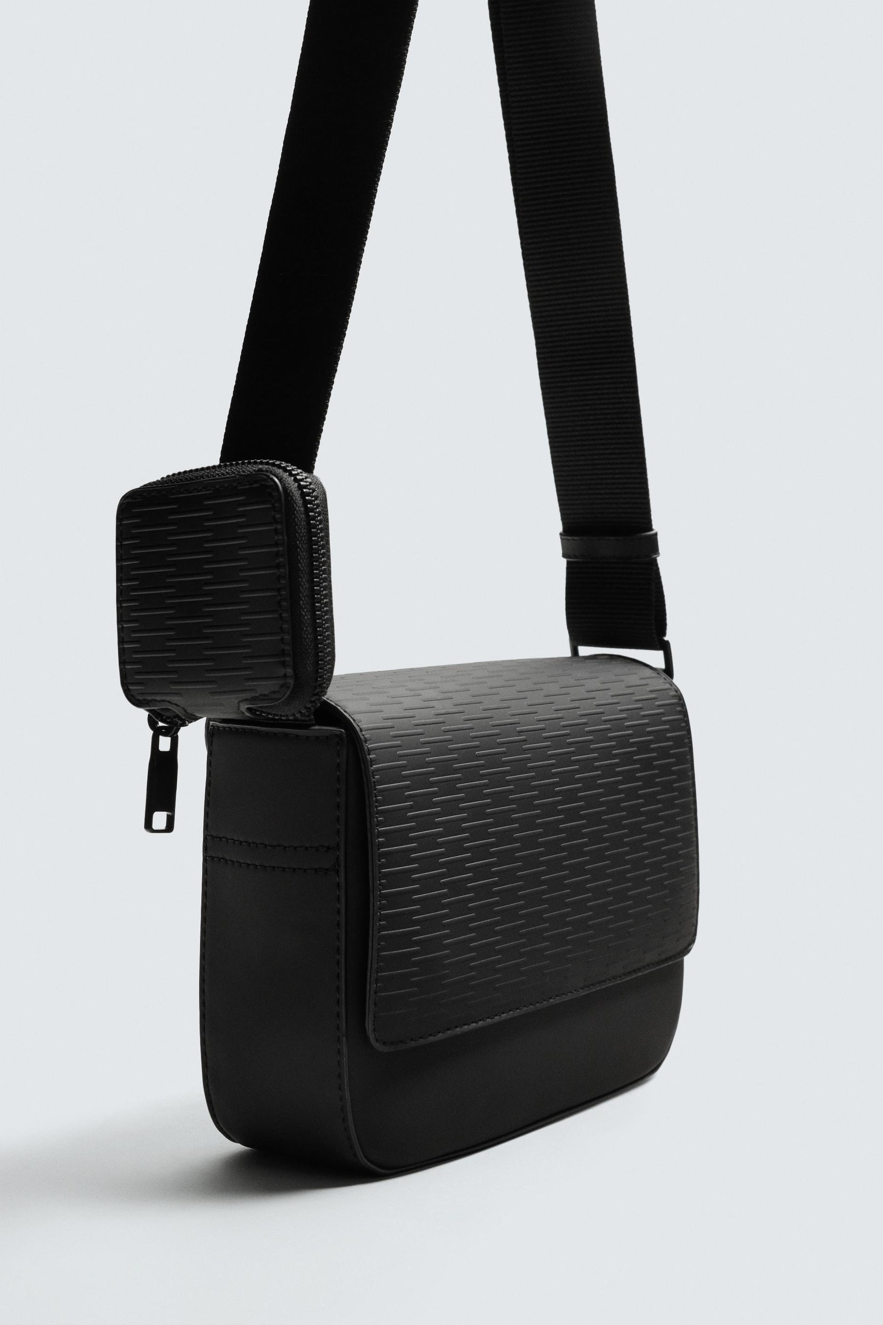 RUBBERISED TEXTURED CROSSBODY BAG - Image 5