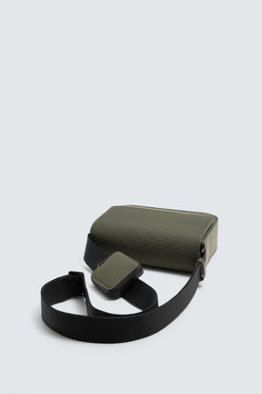 RUBBERISED TEXTURED CROSSBODY BAG - Image 4