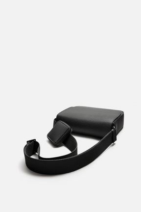 RUBBERISED TEXTURED CROSSBODY BAG - Image 4