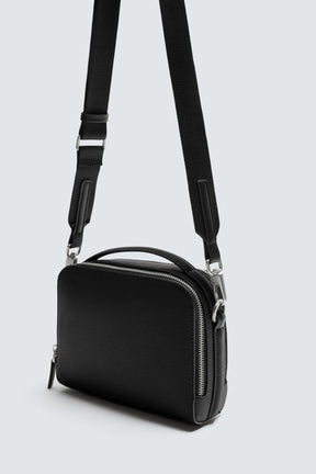 TEXTURED CROSSBODY BAG