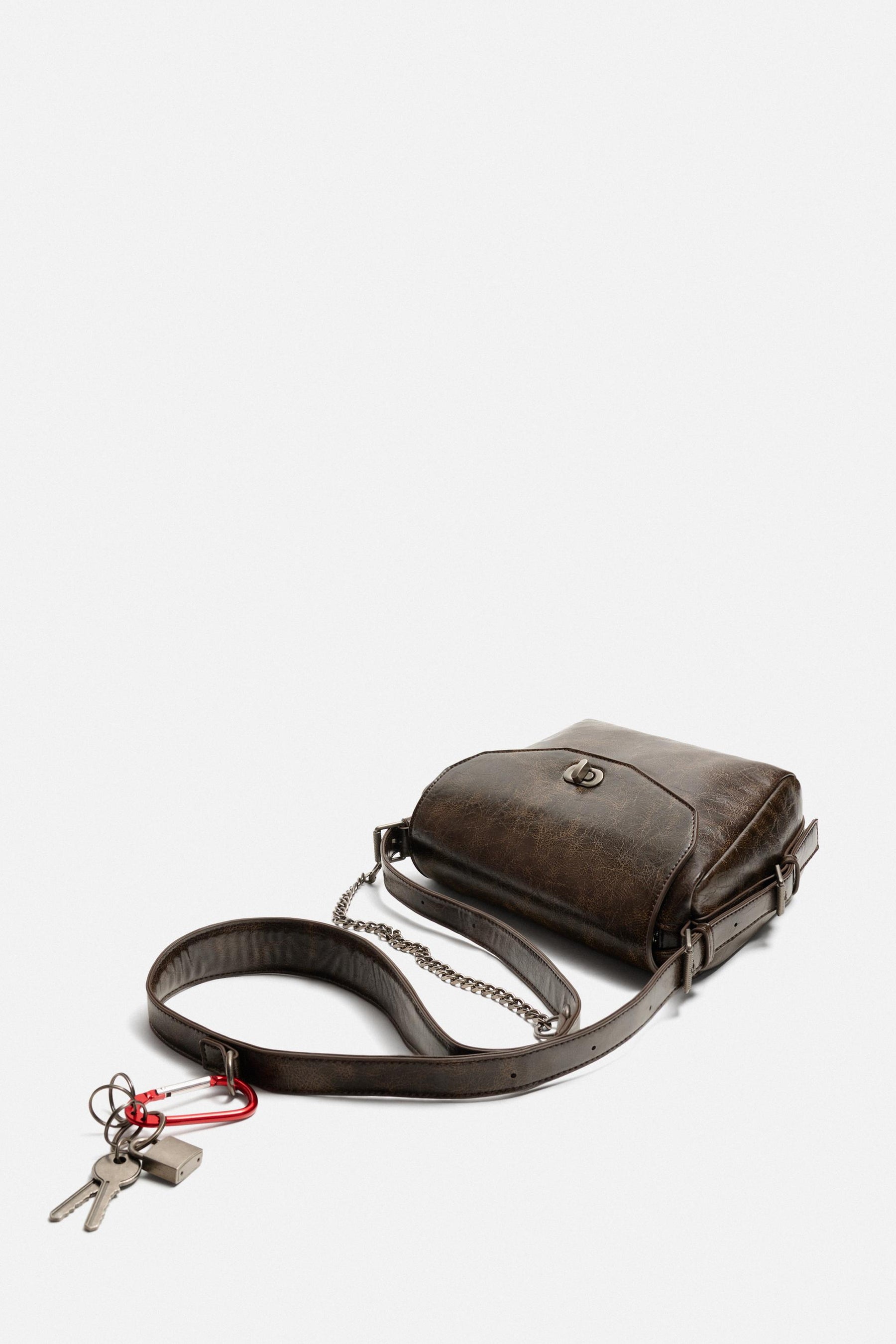 CHAIN CROSSBODY BAG