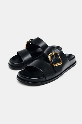 Sandalen mit Schnalle