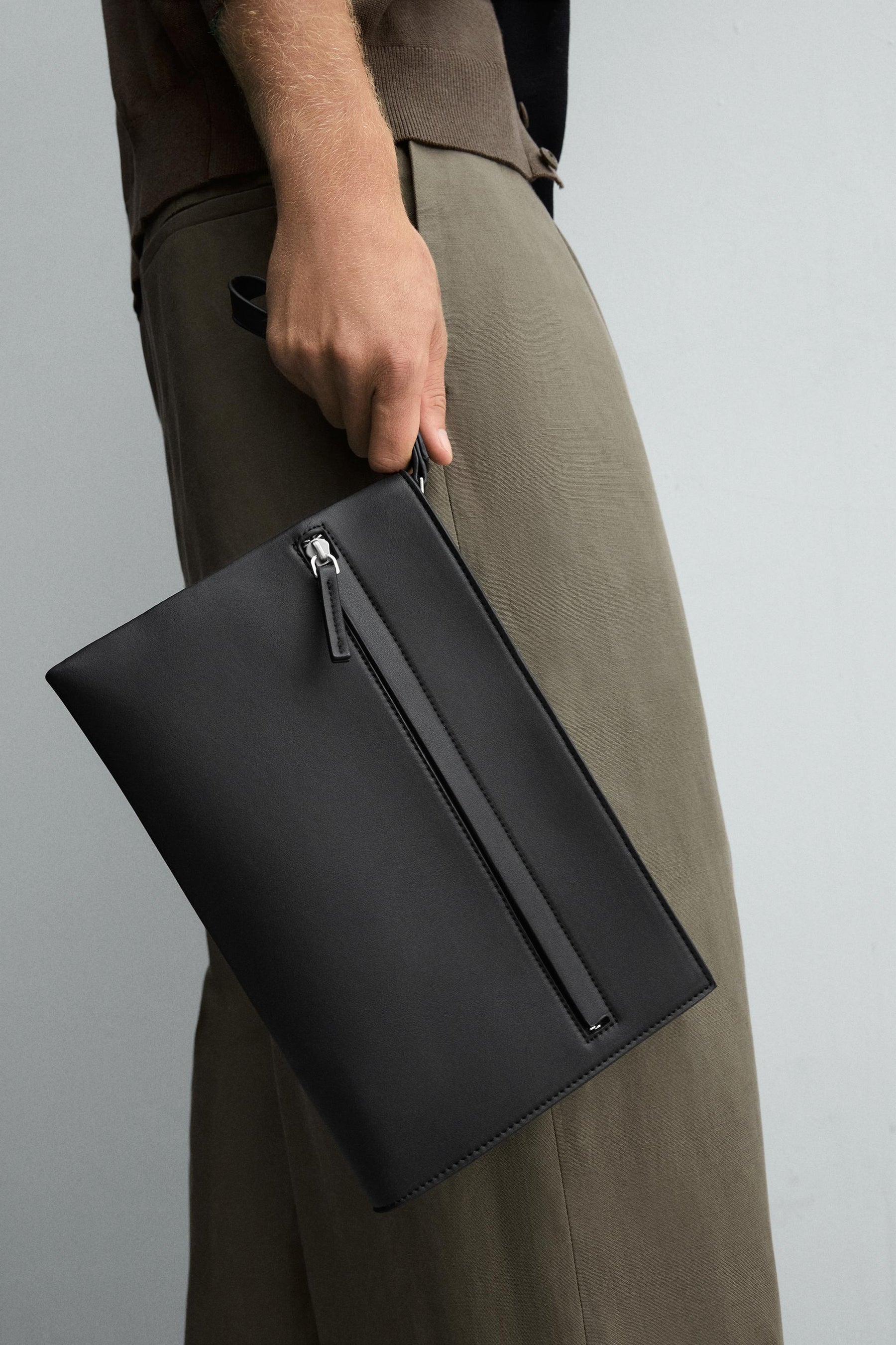 PLAIN CLUTCH BAG - Image 1